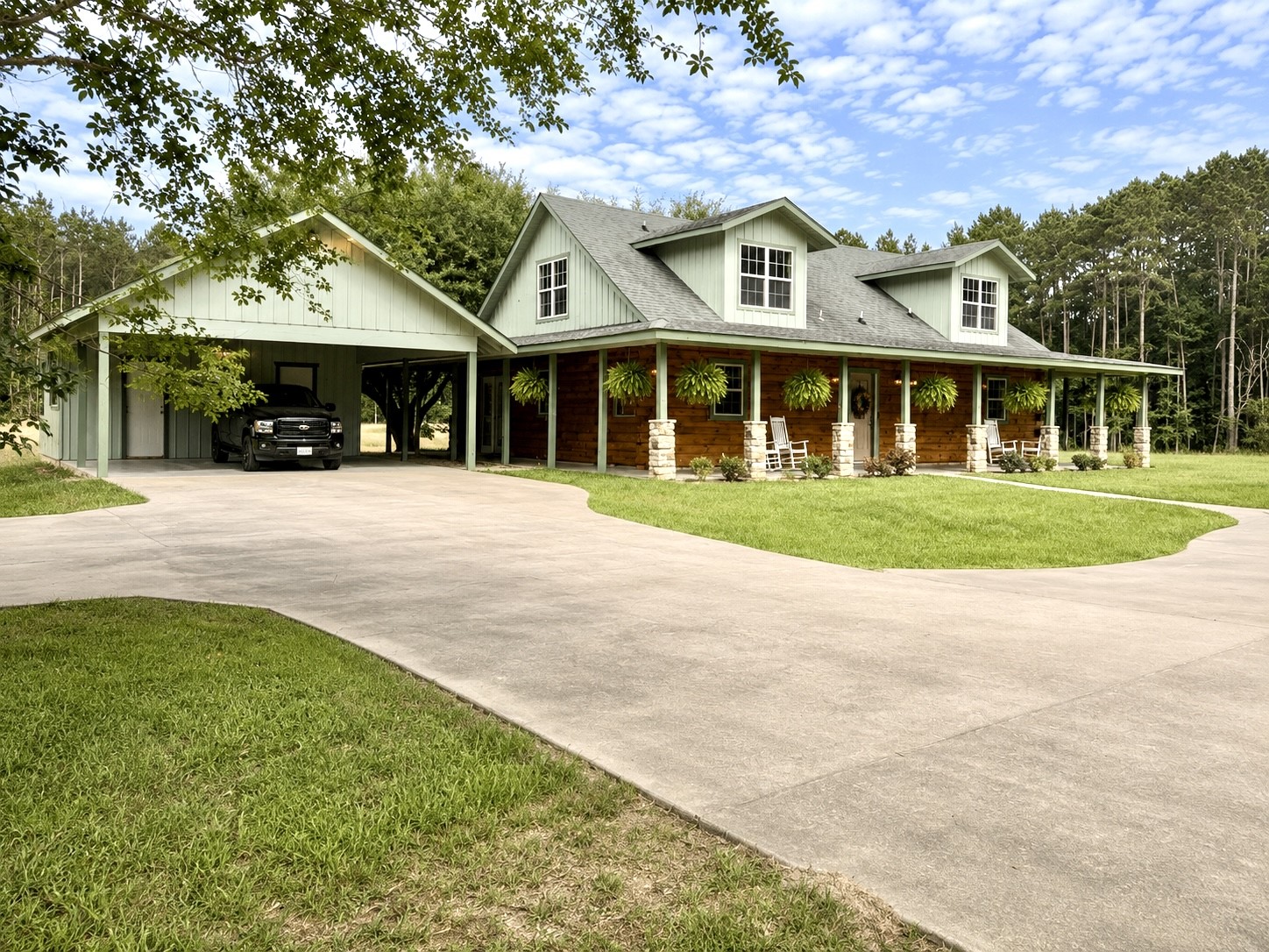 Listing photo 2