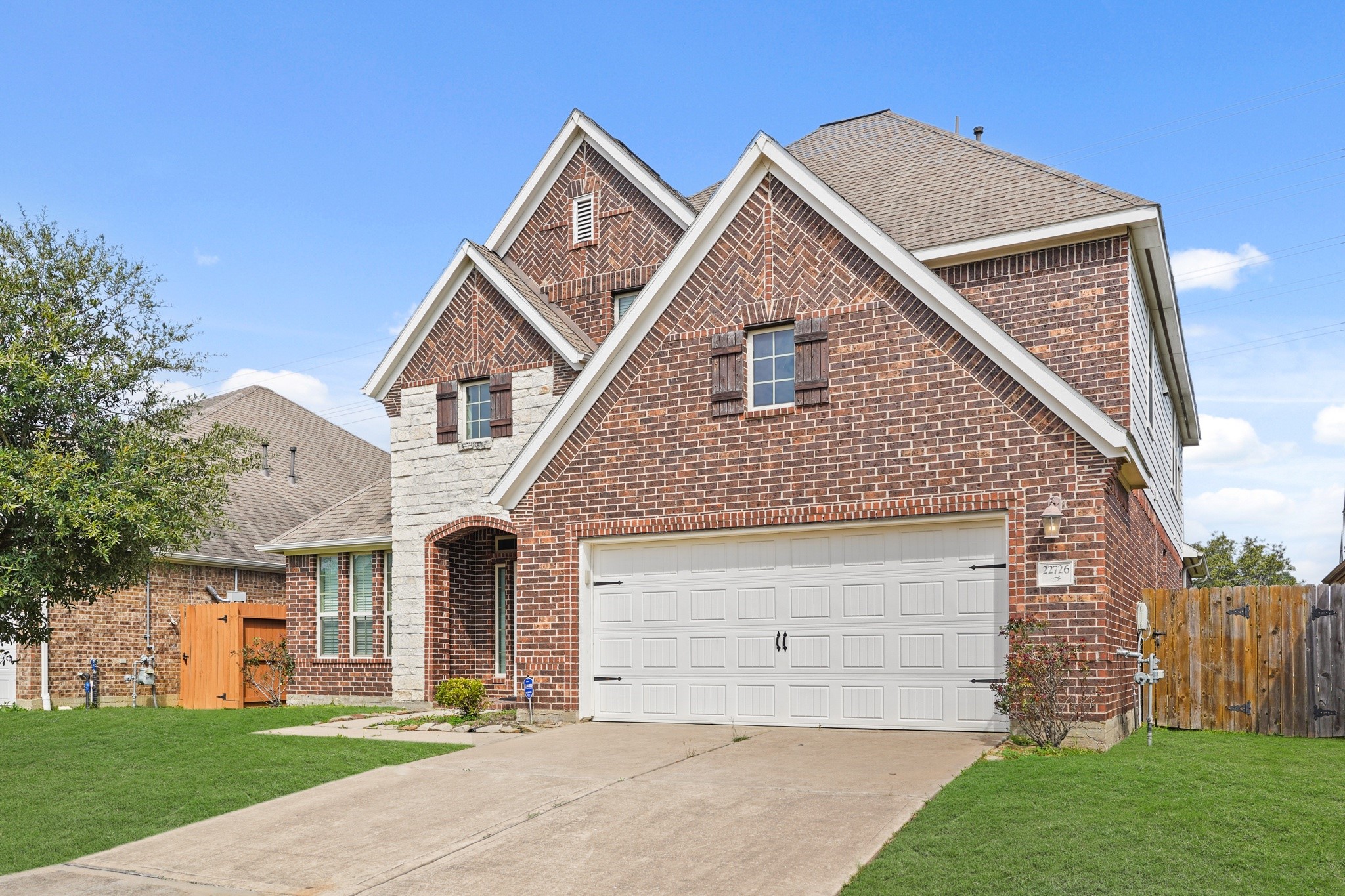 Listing photo 1