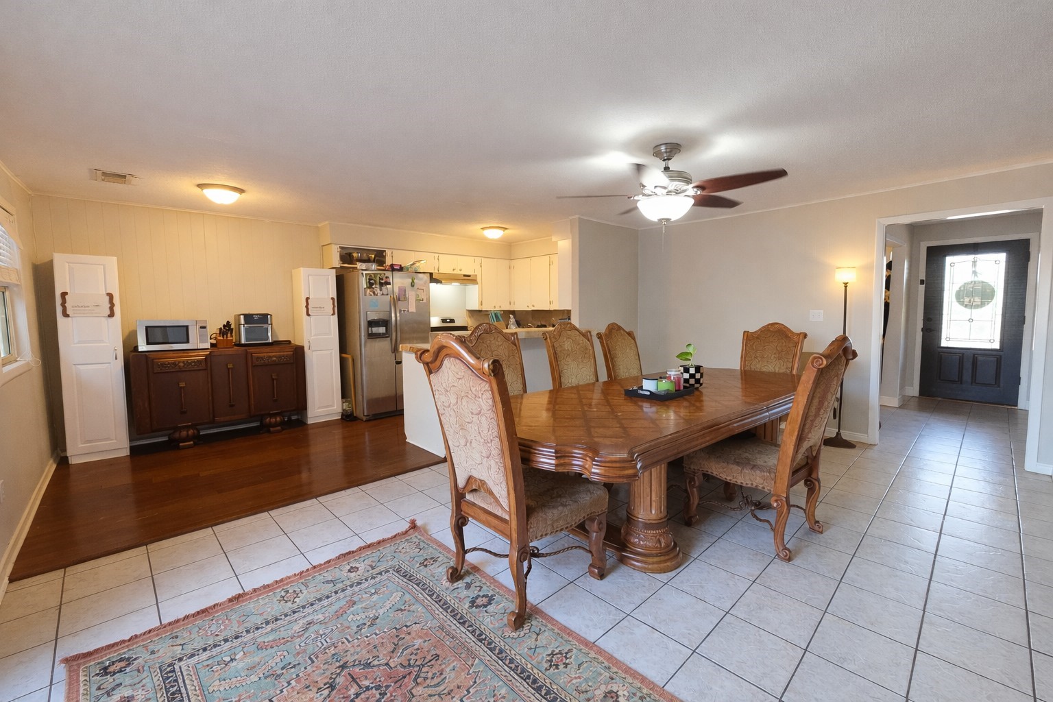 Listing photo 3