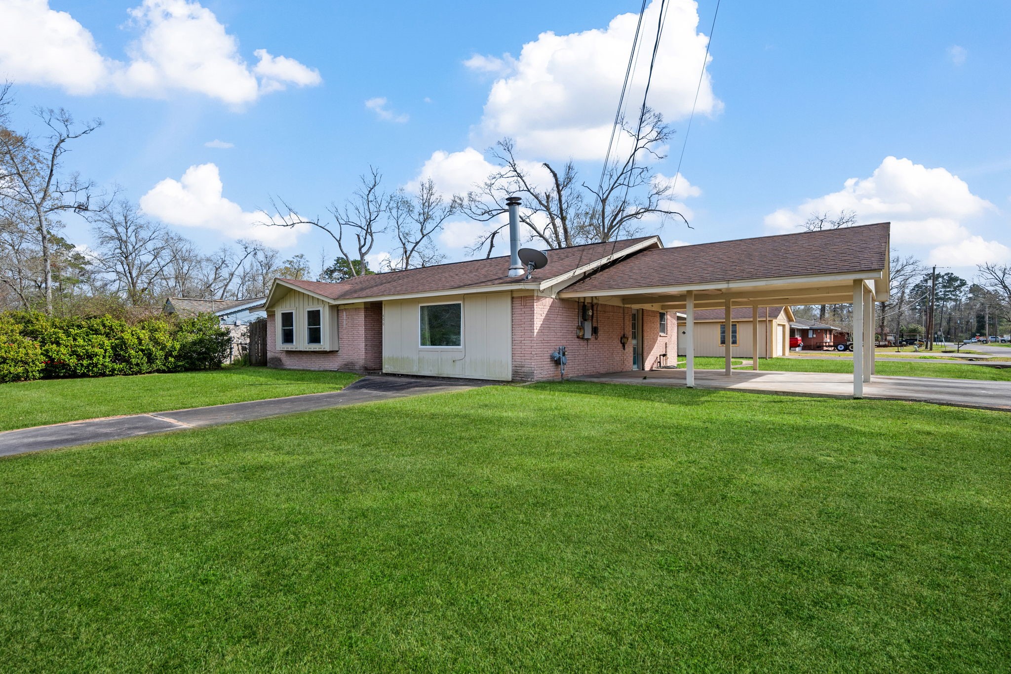 Listing photo 1