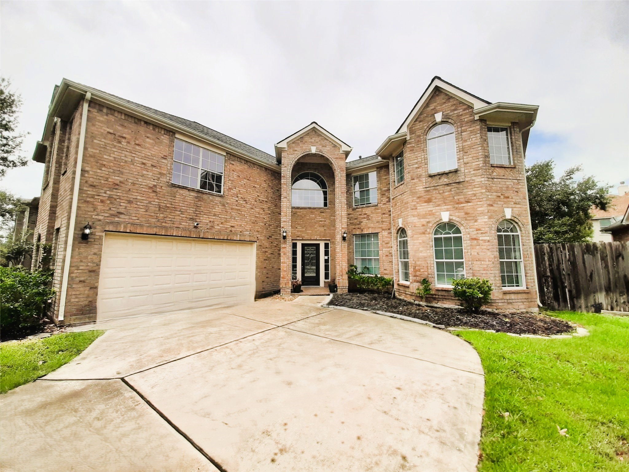 Listing photo 1