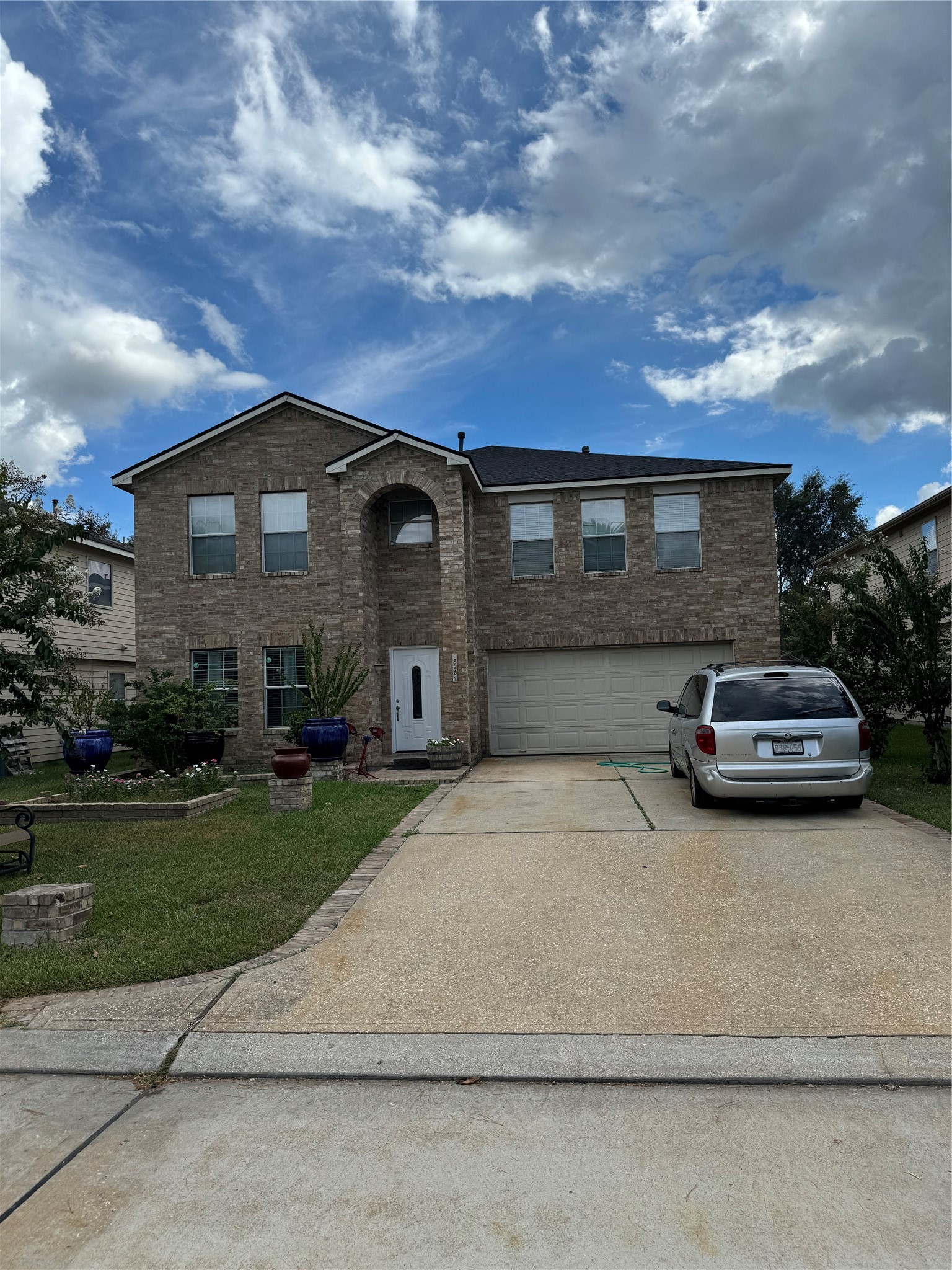 Listing photo 1