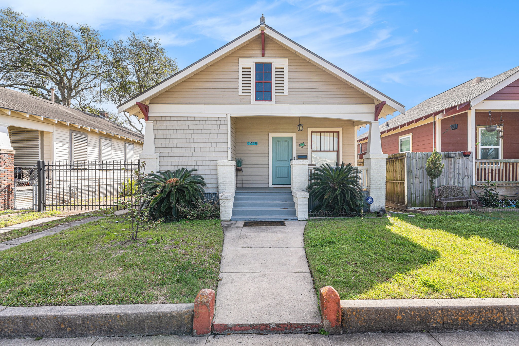 Listing photo 1