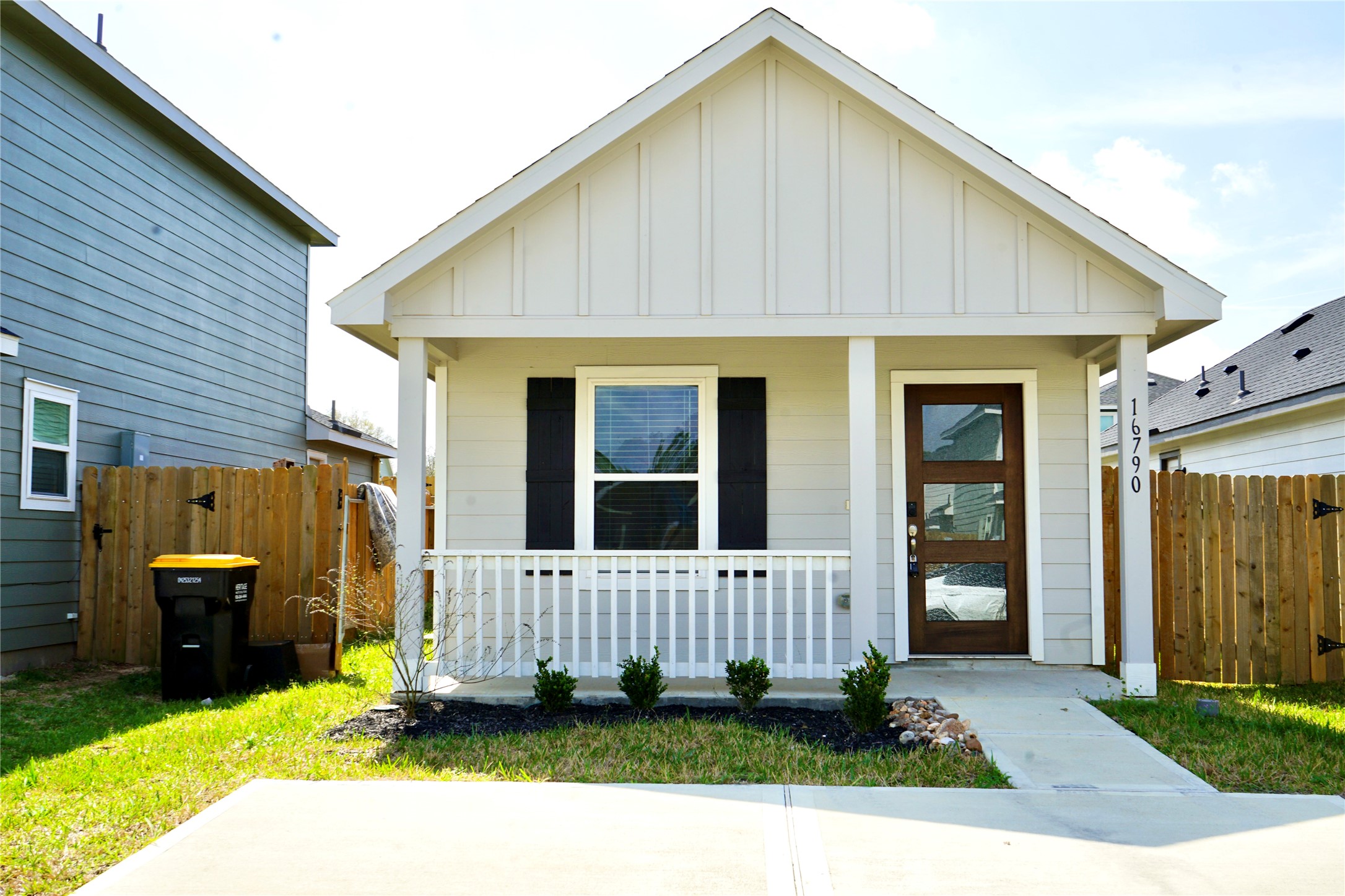 Listing photo 1