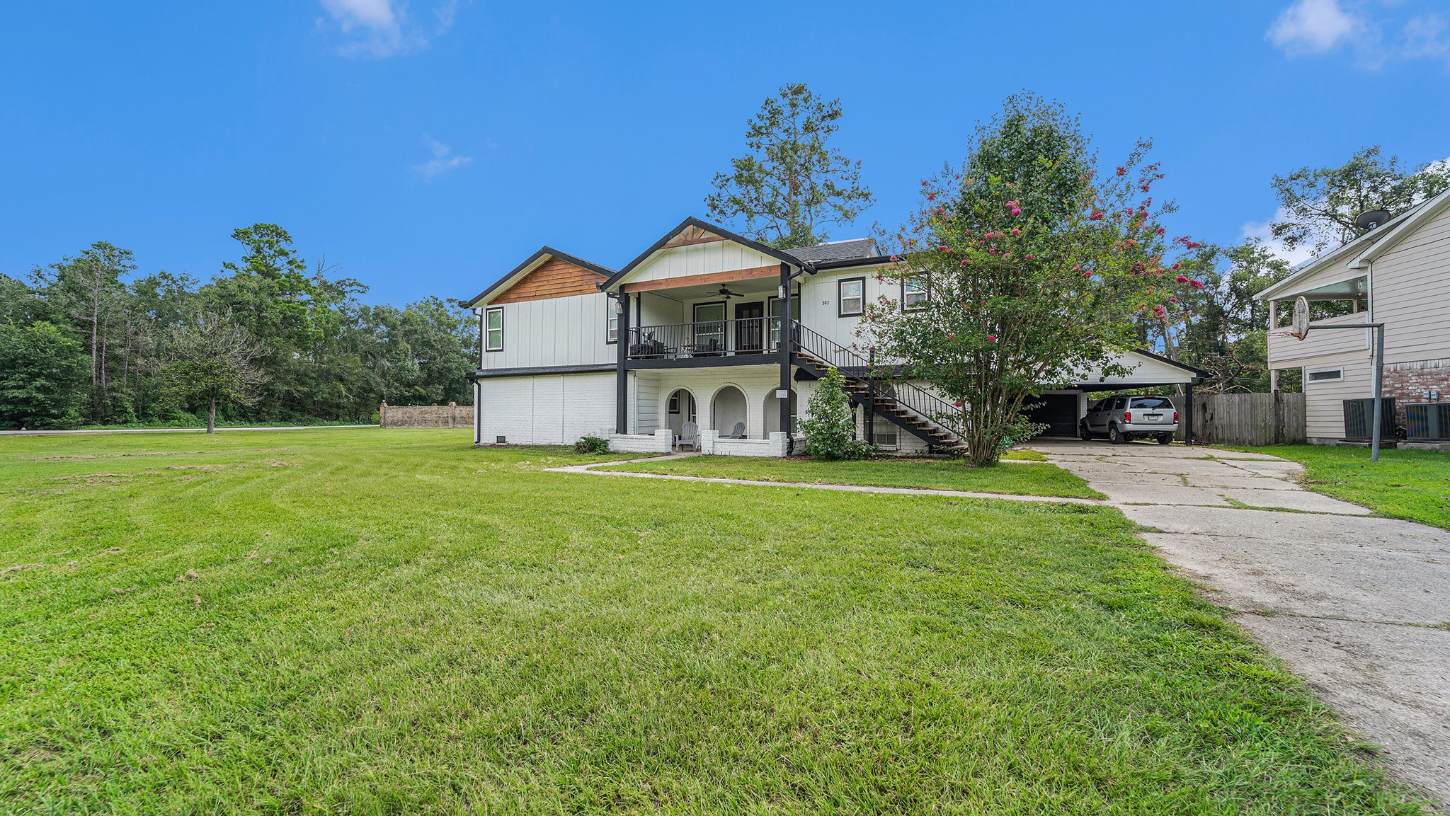 Listing photo 3