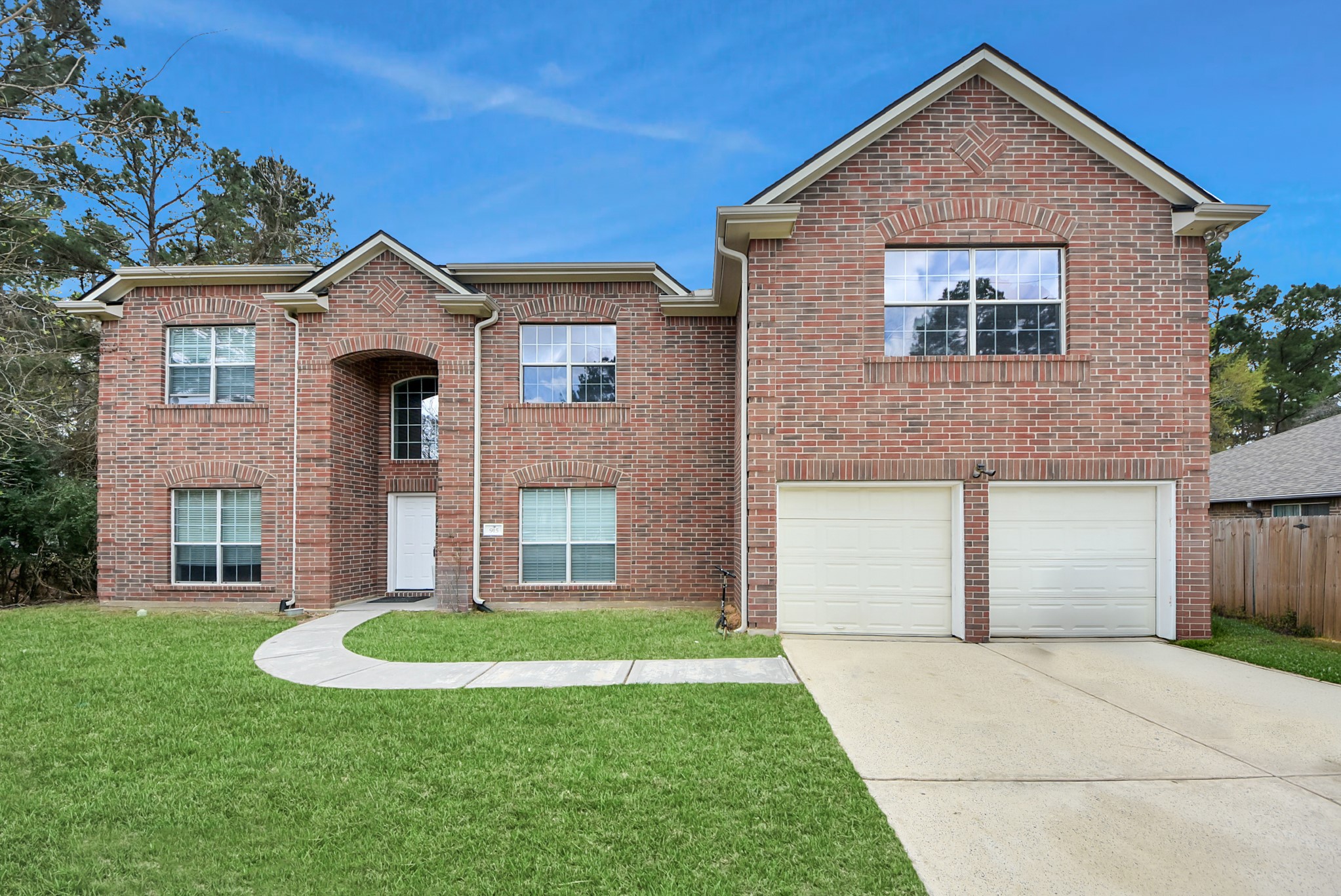 Listing photo 2