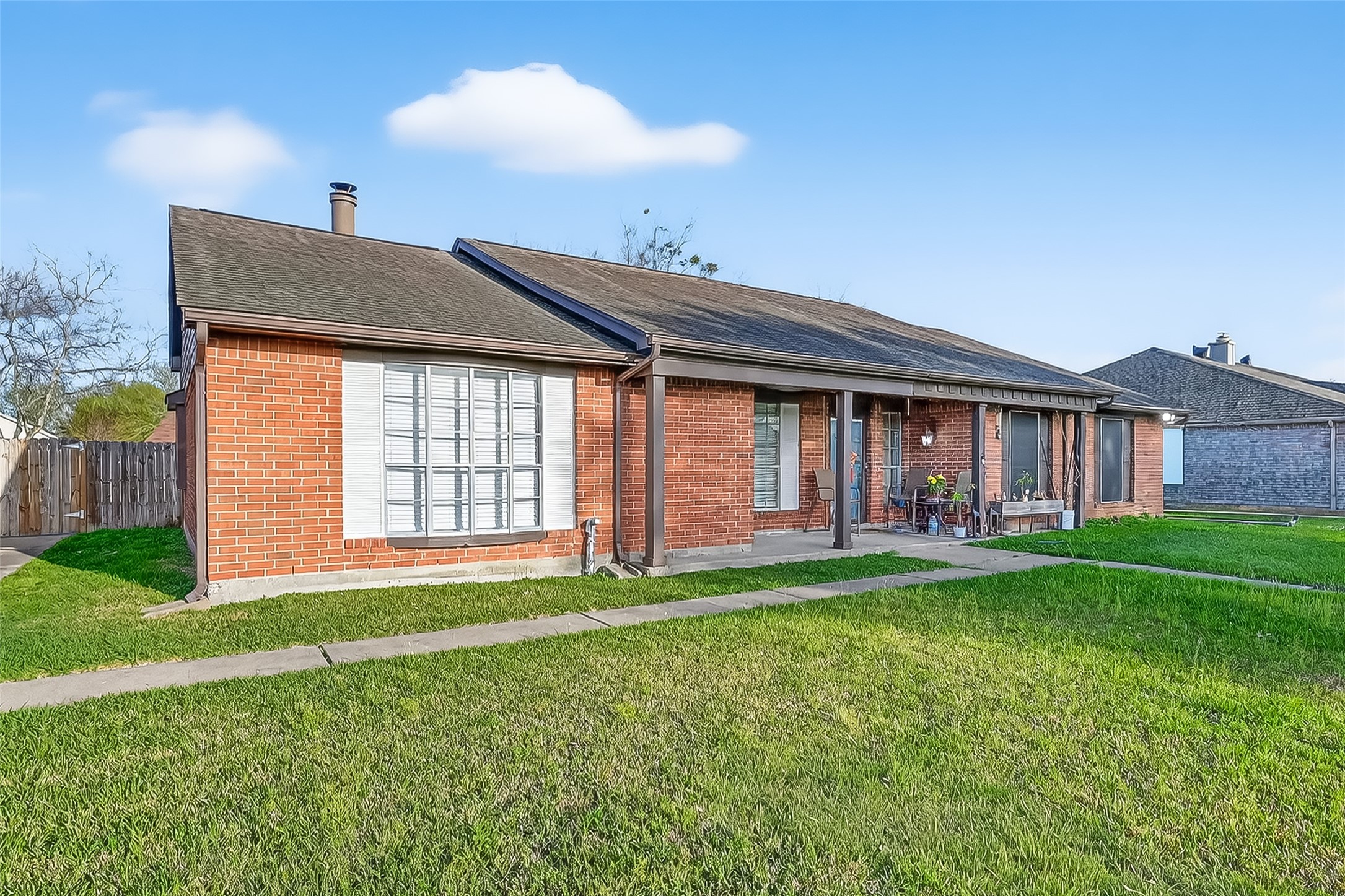 Listing photo 1