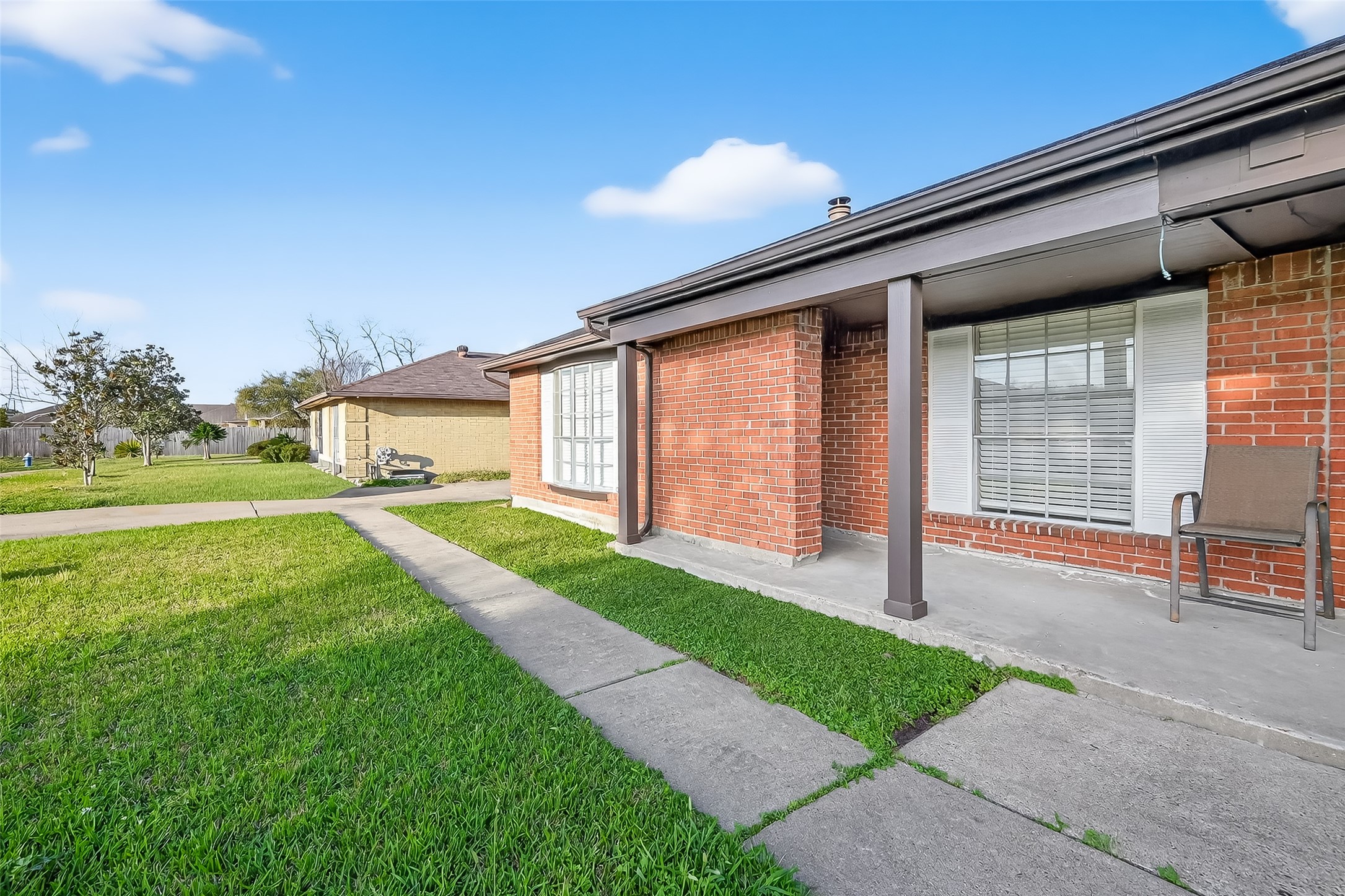 Listing photo 1