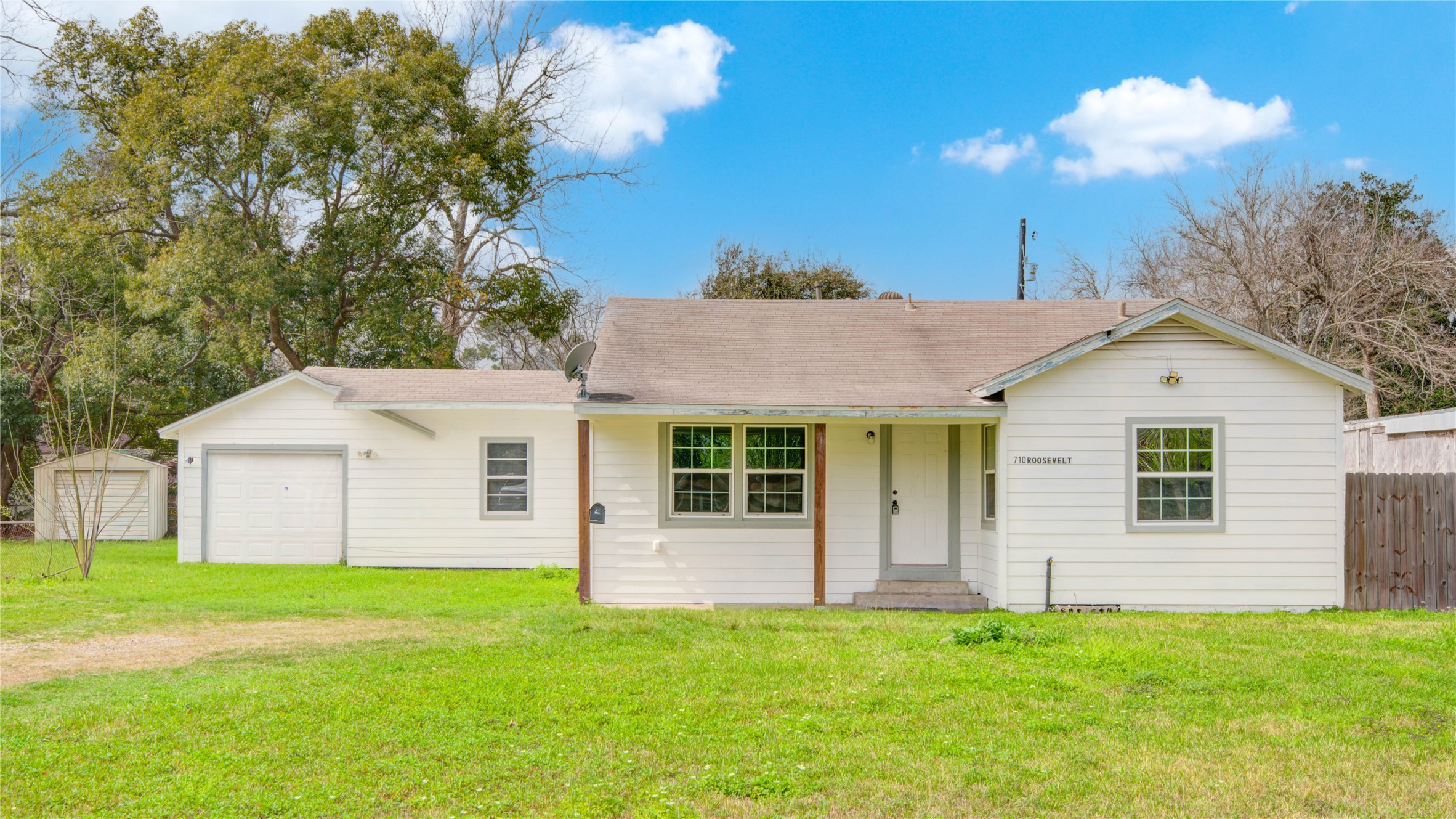 Listing photo 3