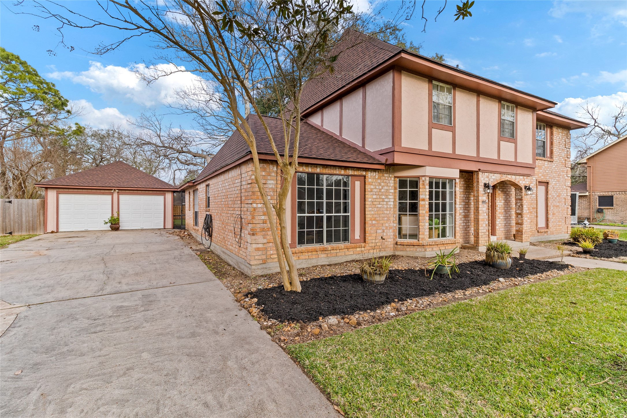 Listing photo 1