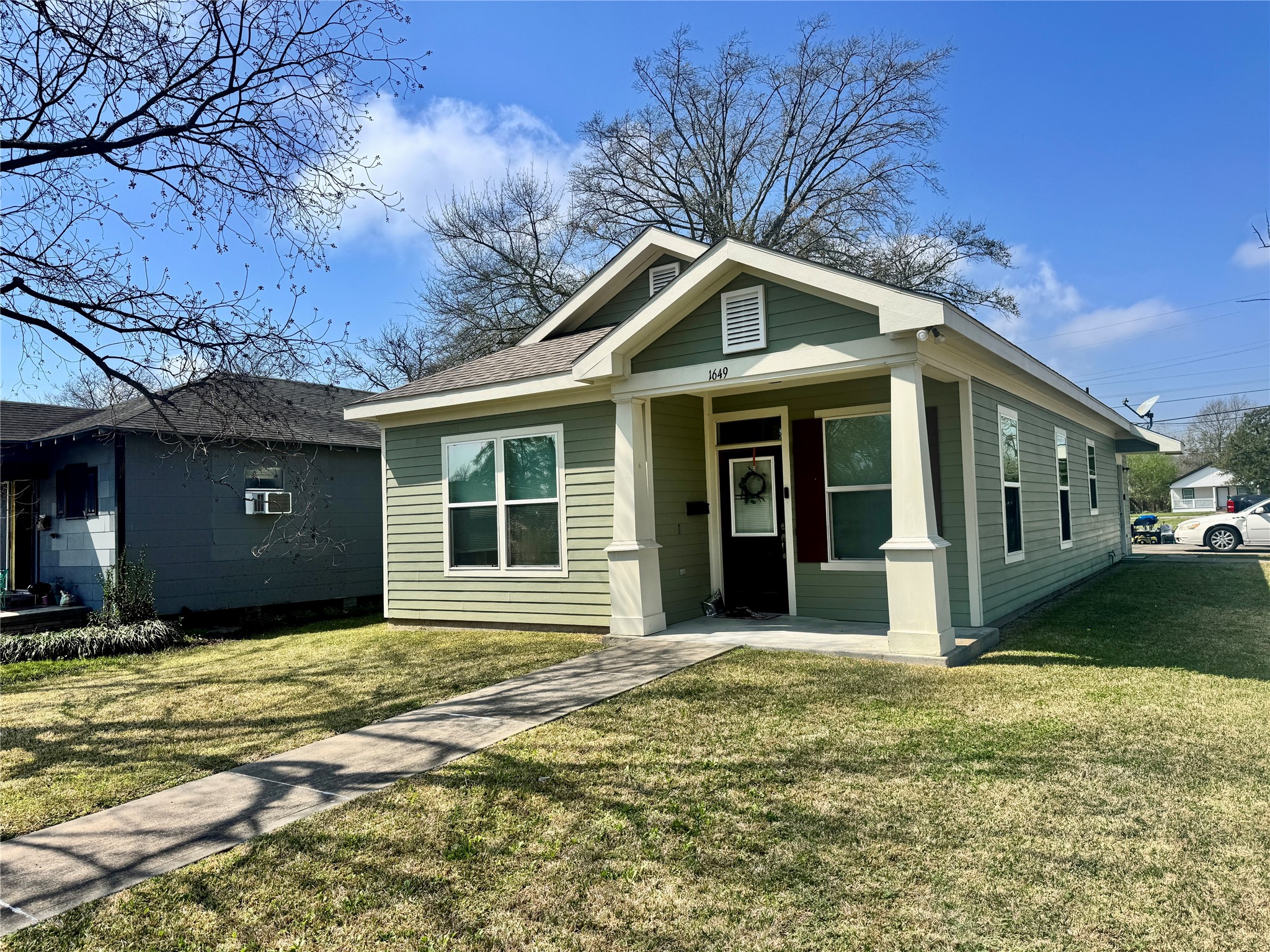 Listing photo 1
