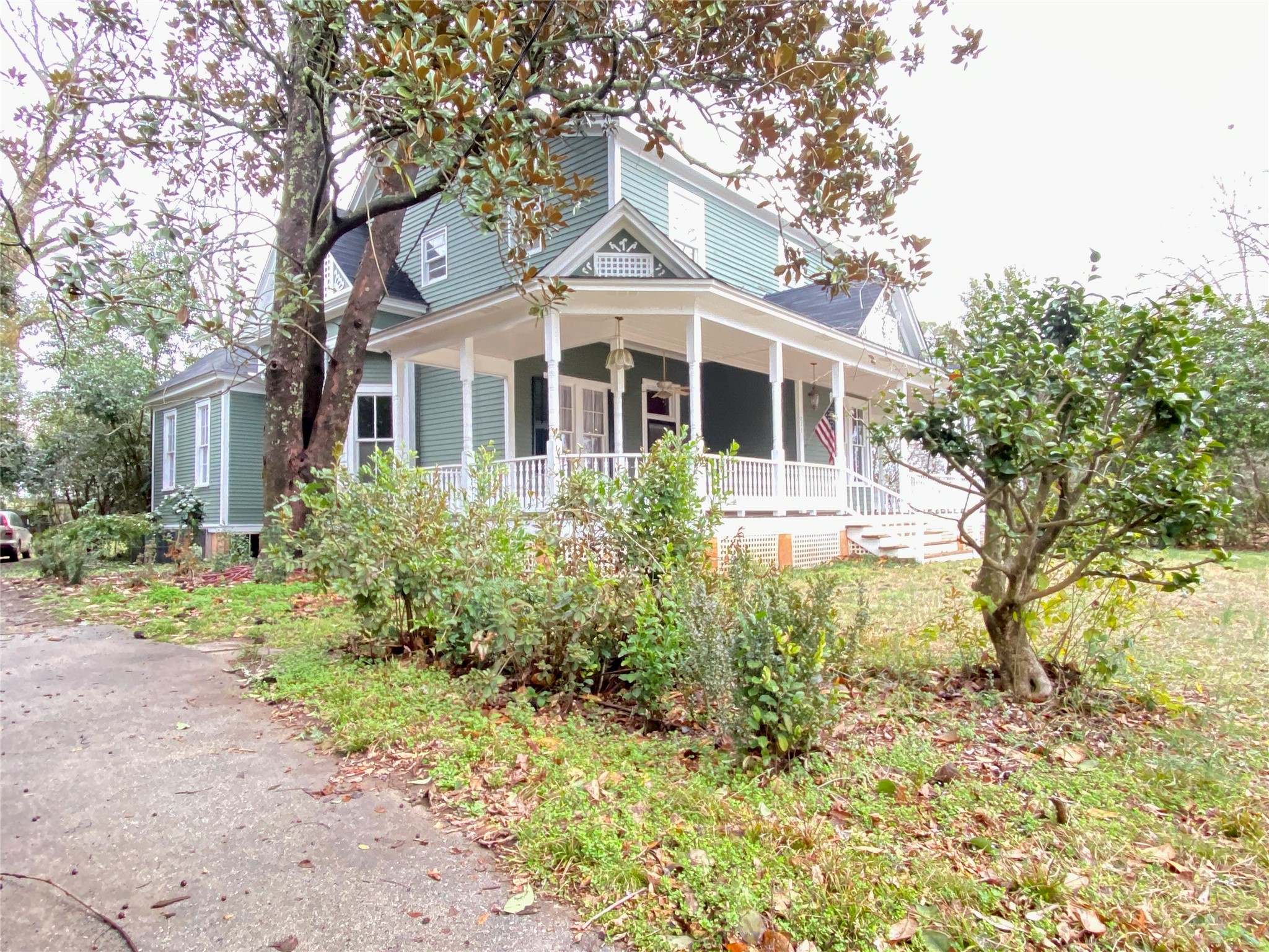 Listing photo 2
