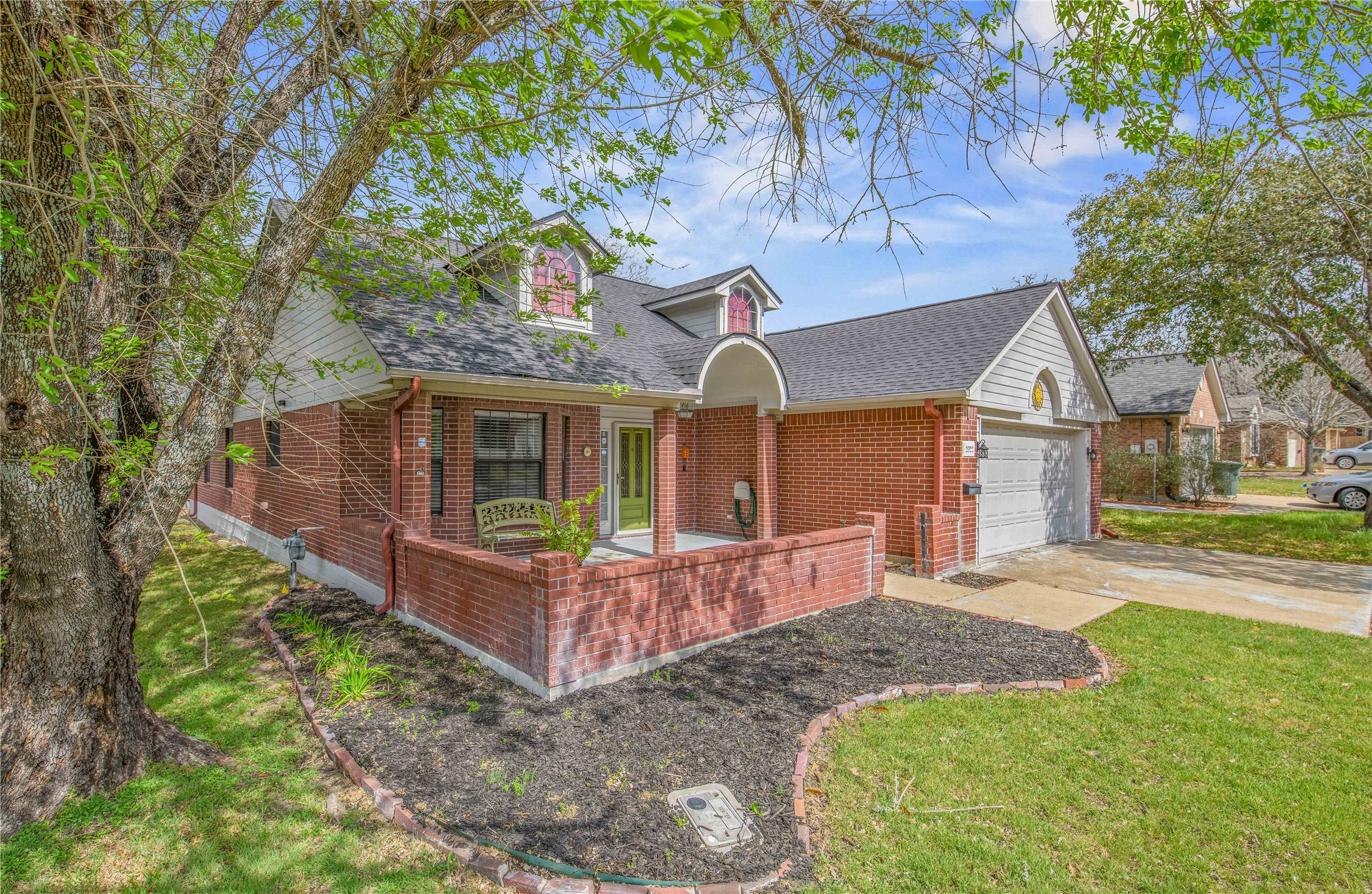 Listing photo 1