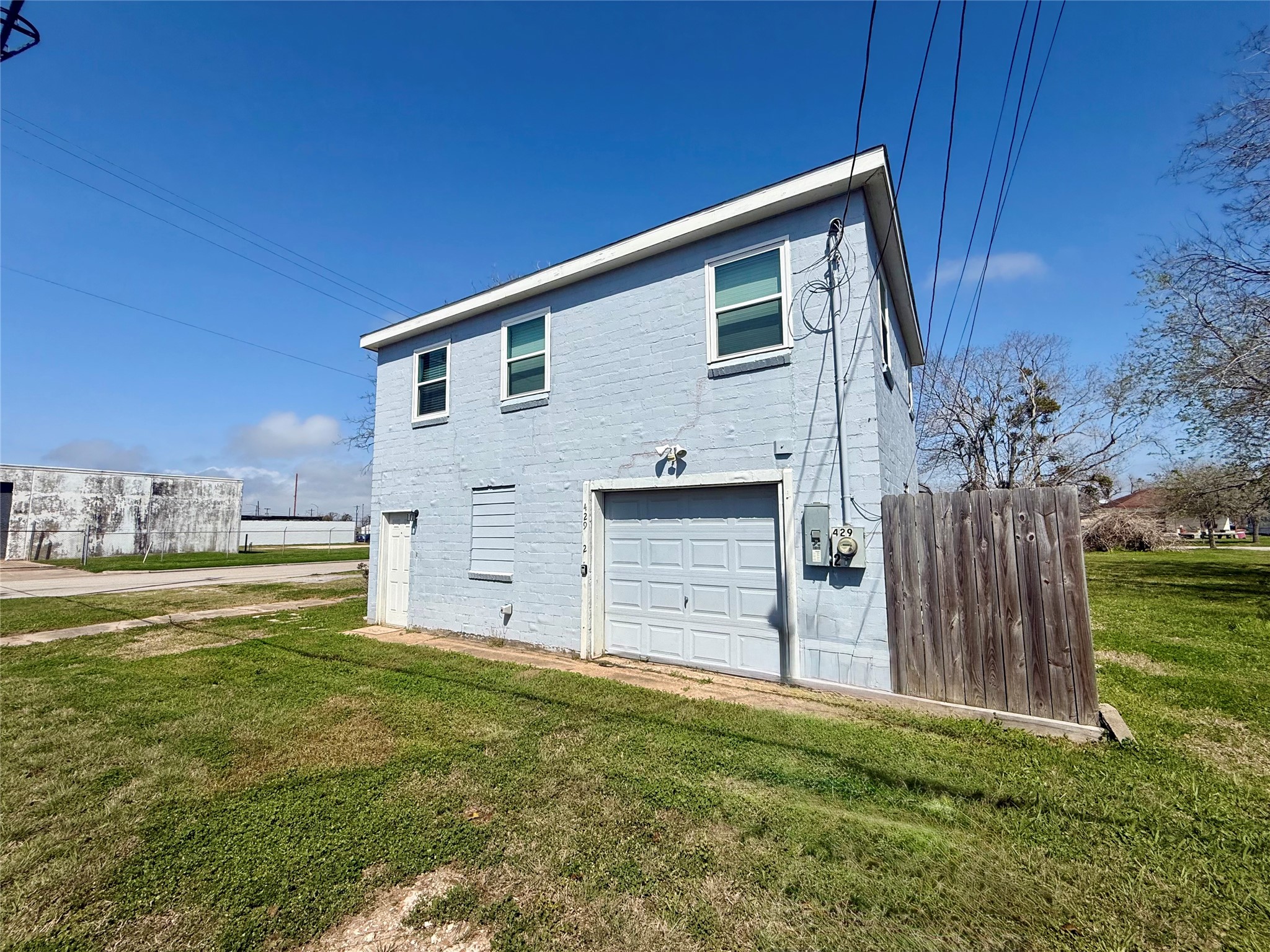 Listing photo 3