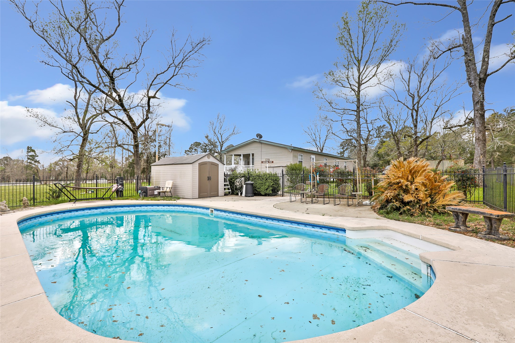 Listing photo 4