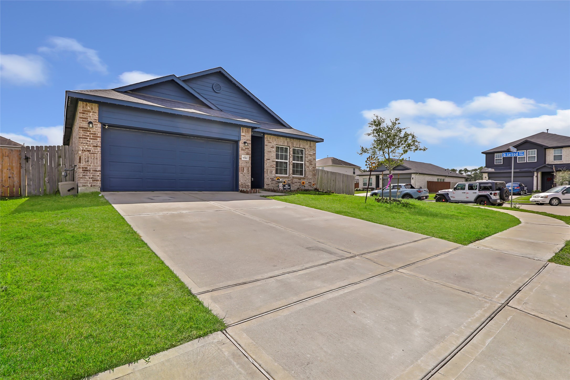 Listing photo 3