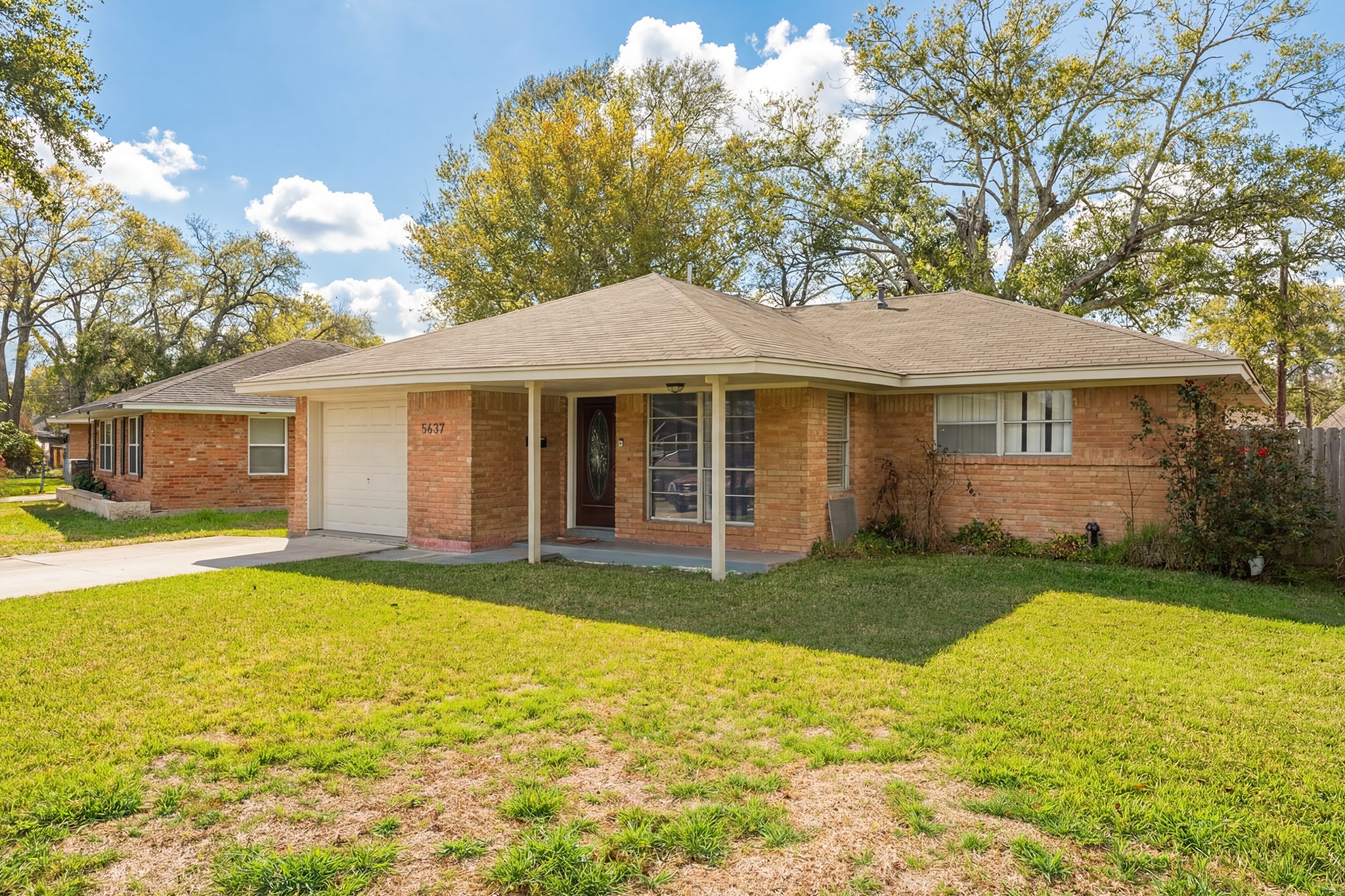 Listing photo 1