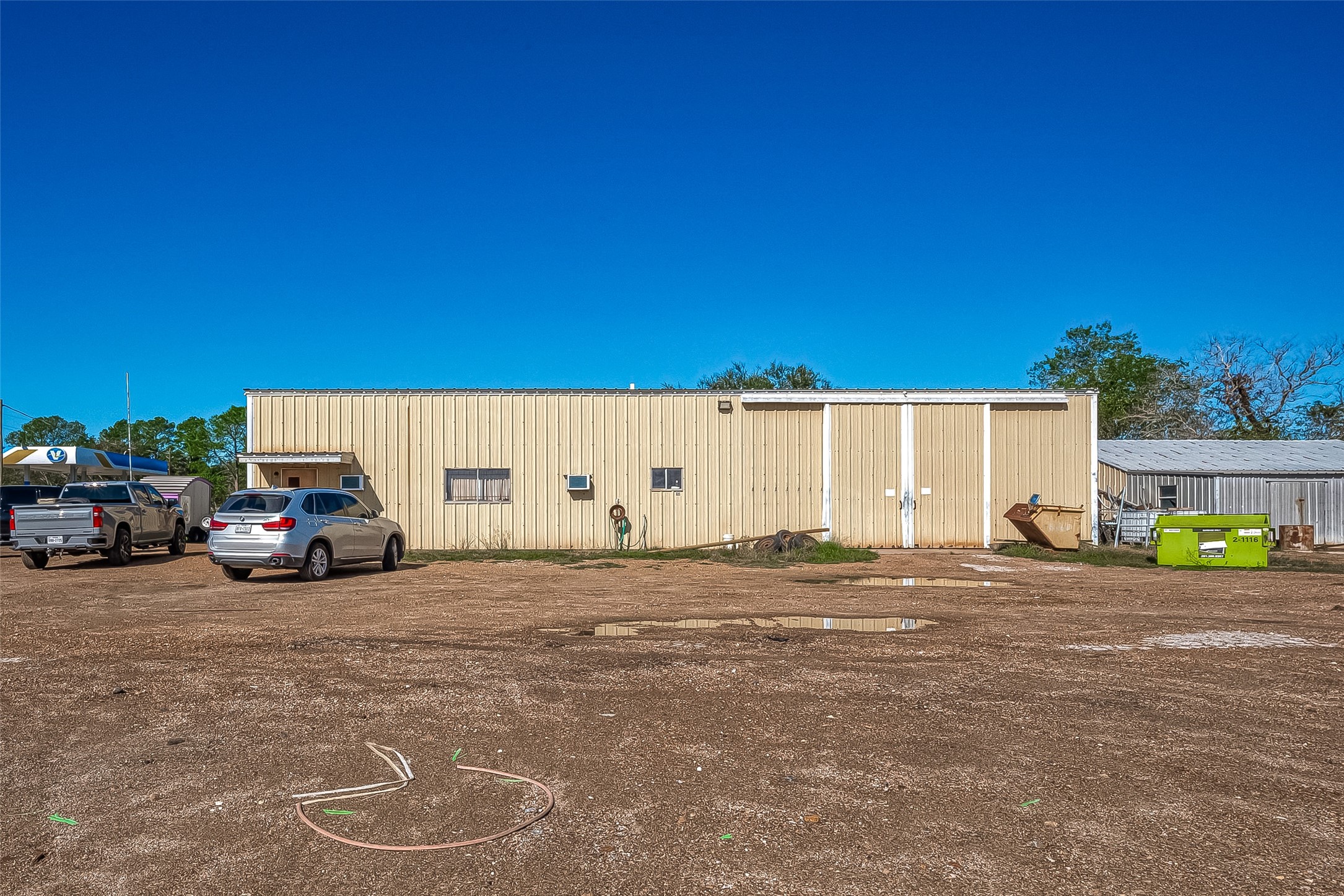 Listing photo 1