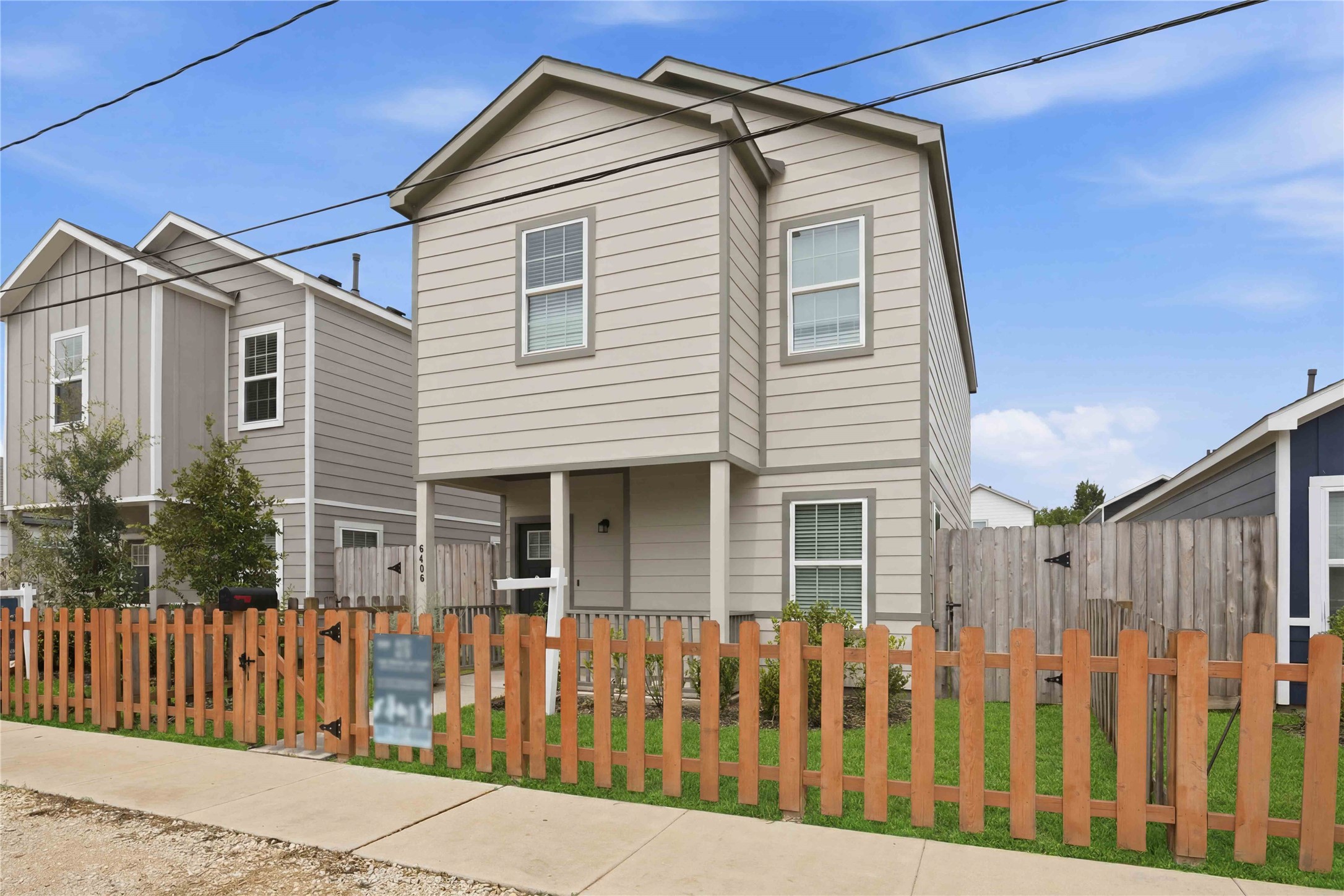 Listing photo 2