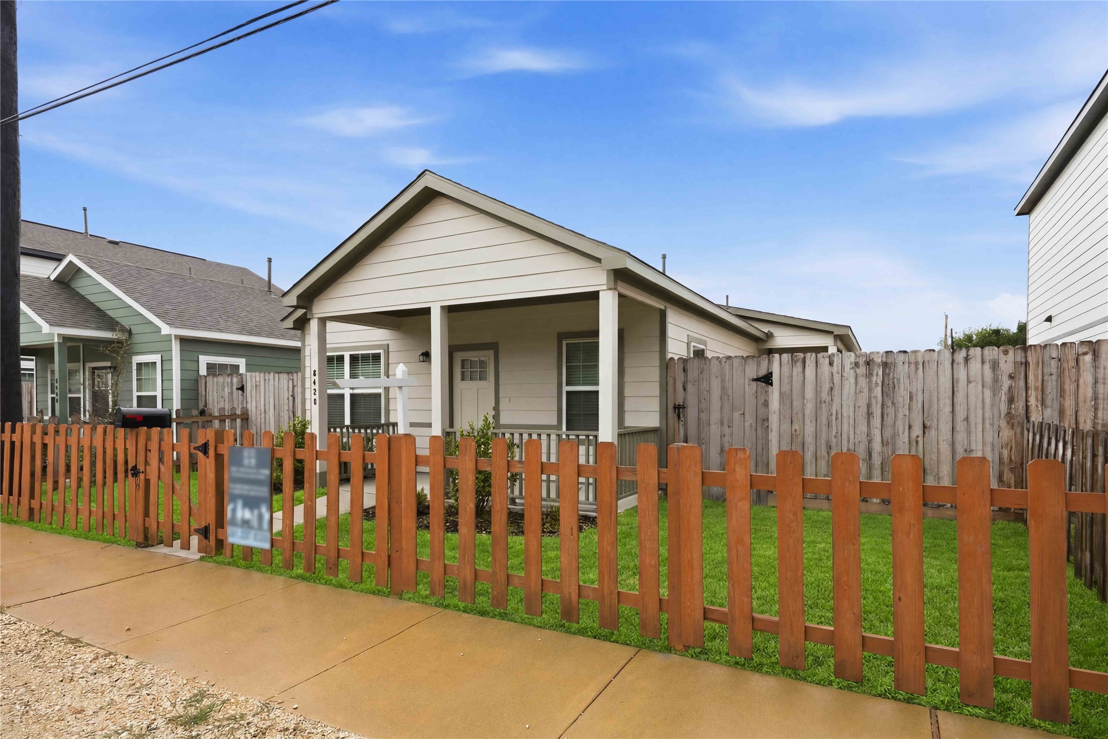 Listing photo 1
