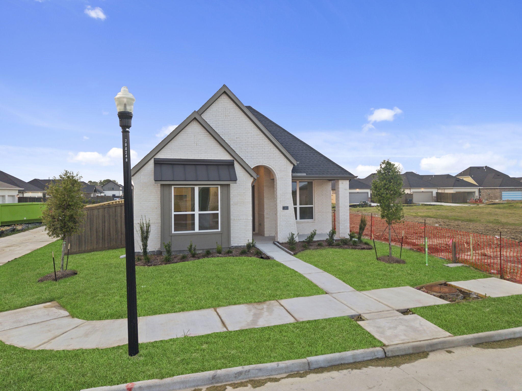 Listing photo 3