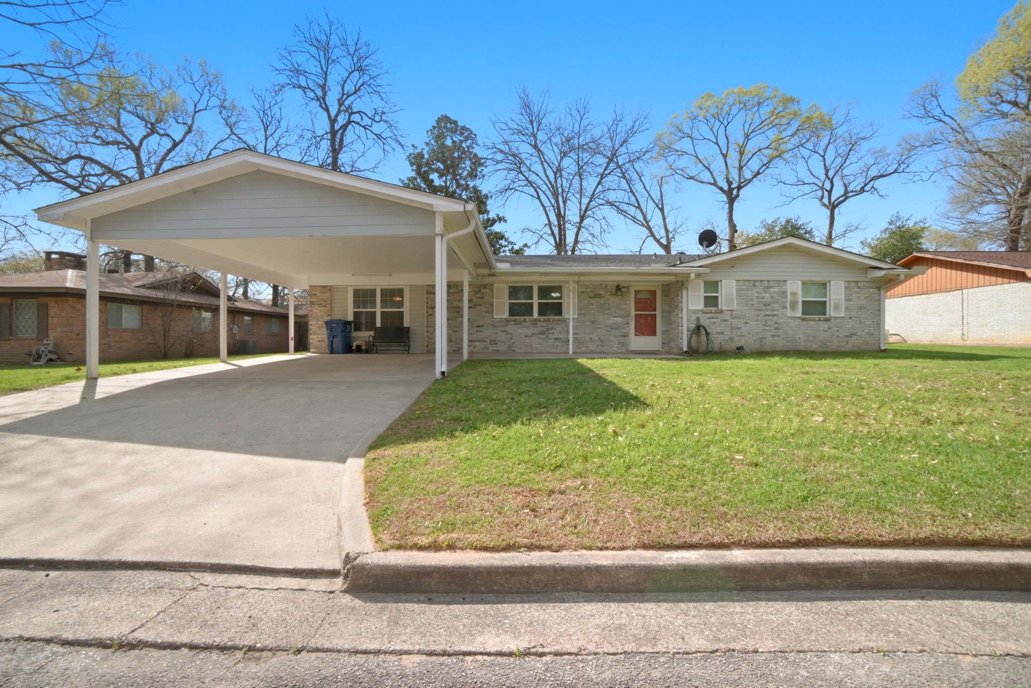 Listing photo 1