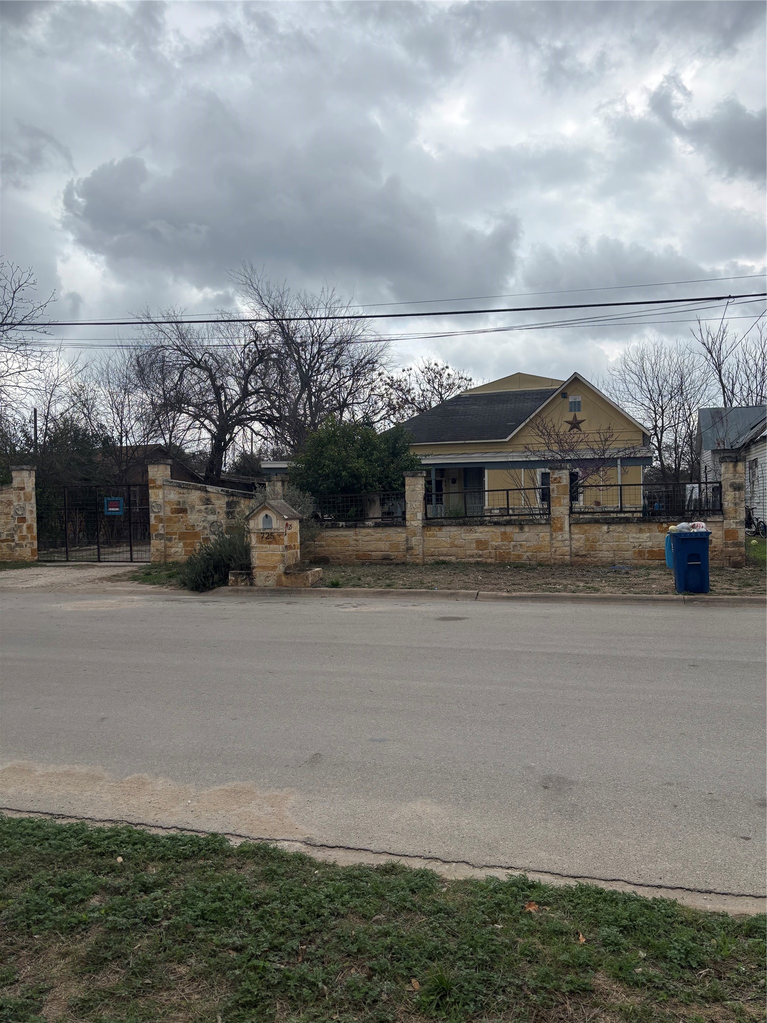 Listing photo 1