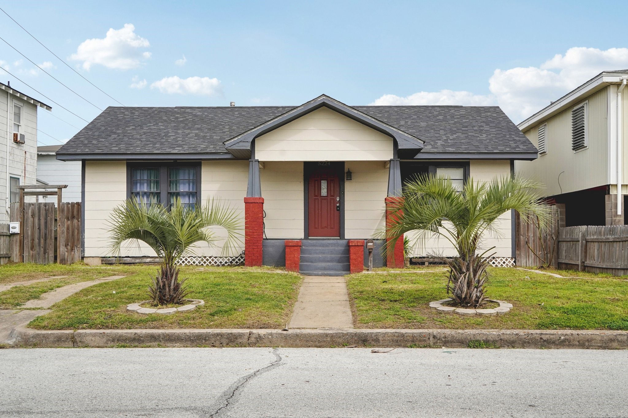 Listing photo 1