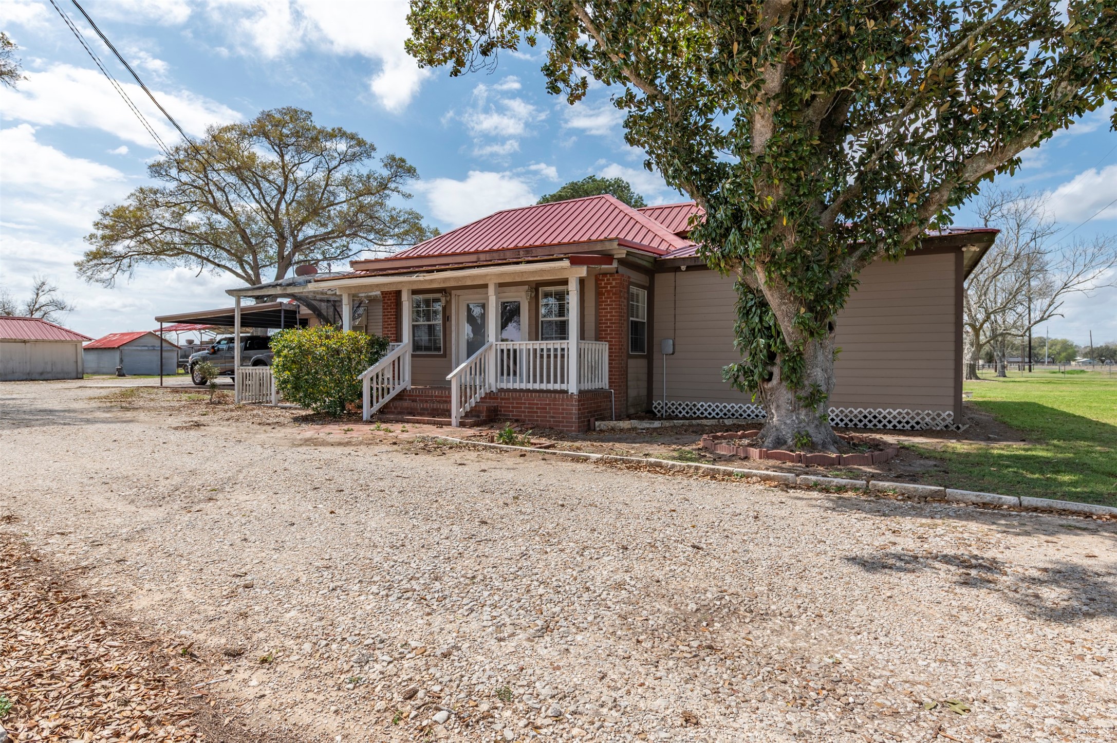 Listing photo 5