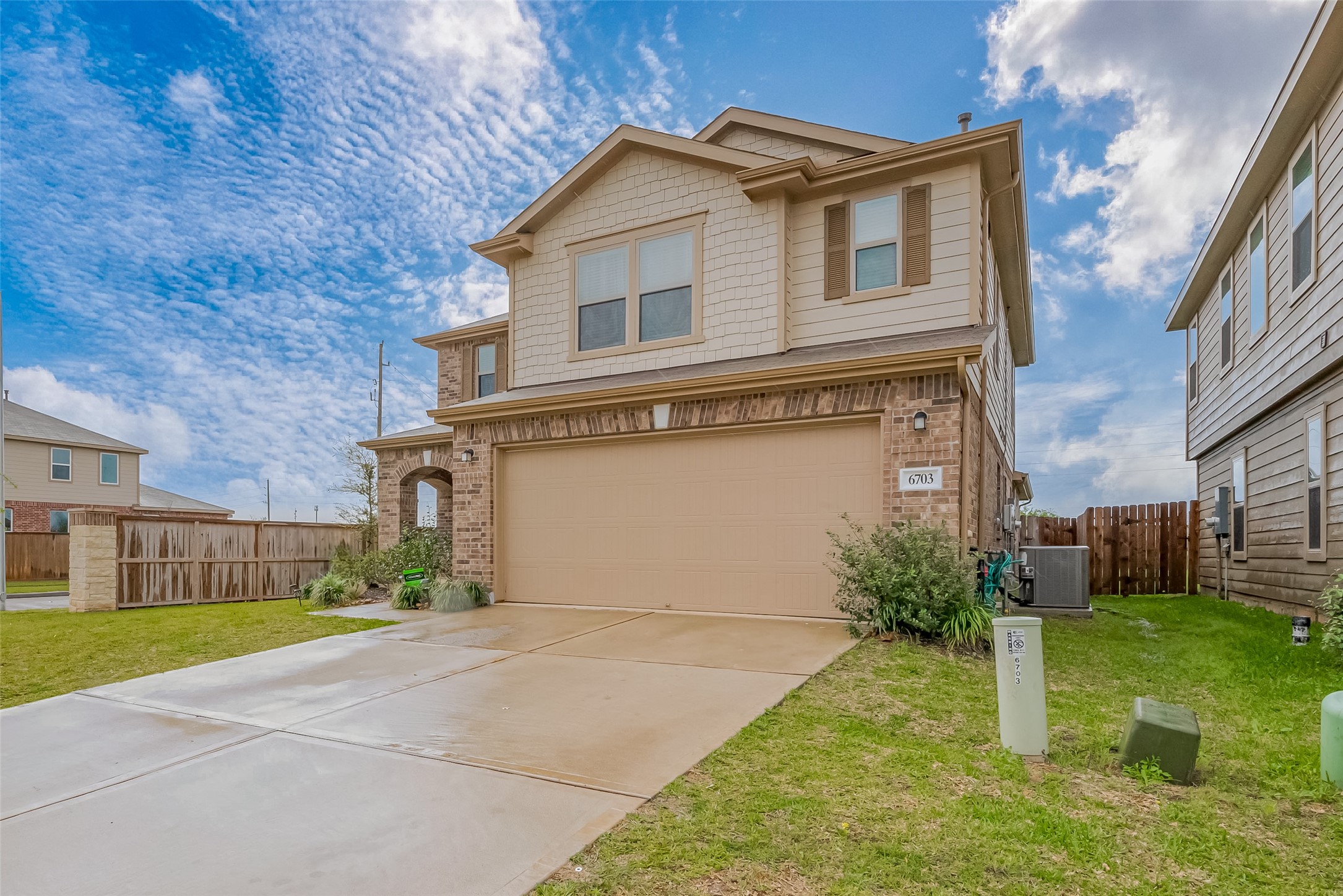 Listing photo 1
