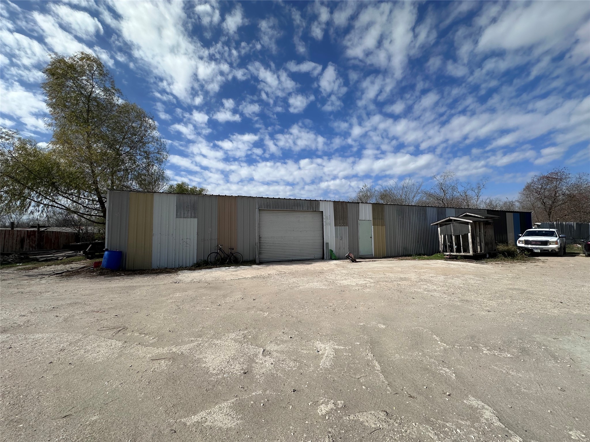Listing photo 1