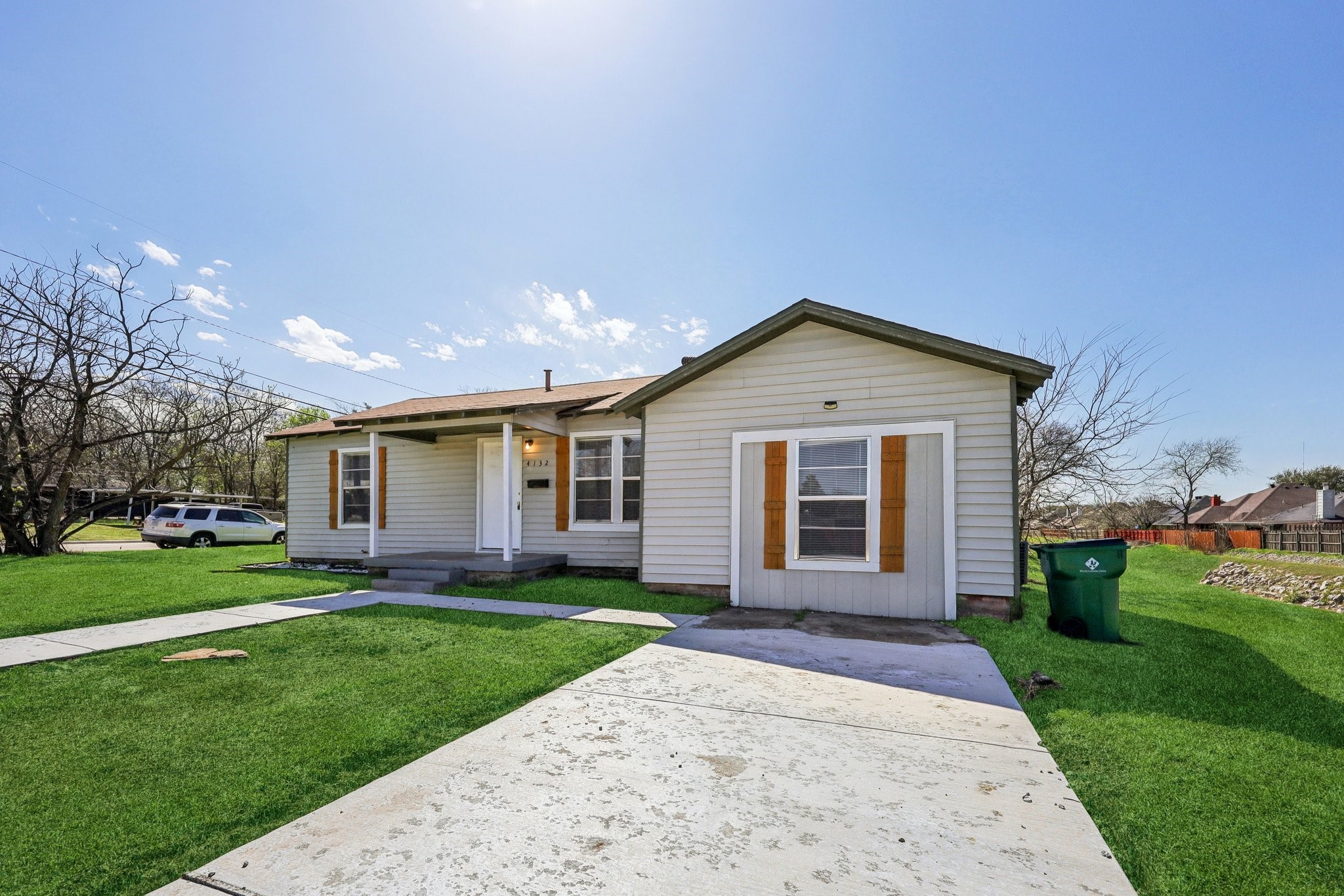 Listing photo 1