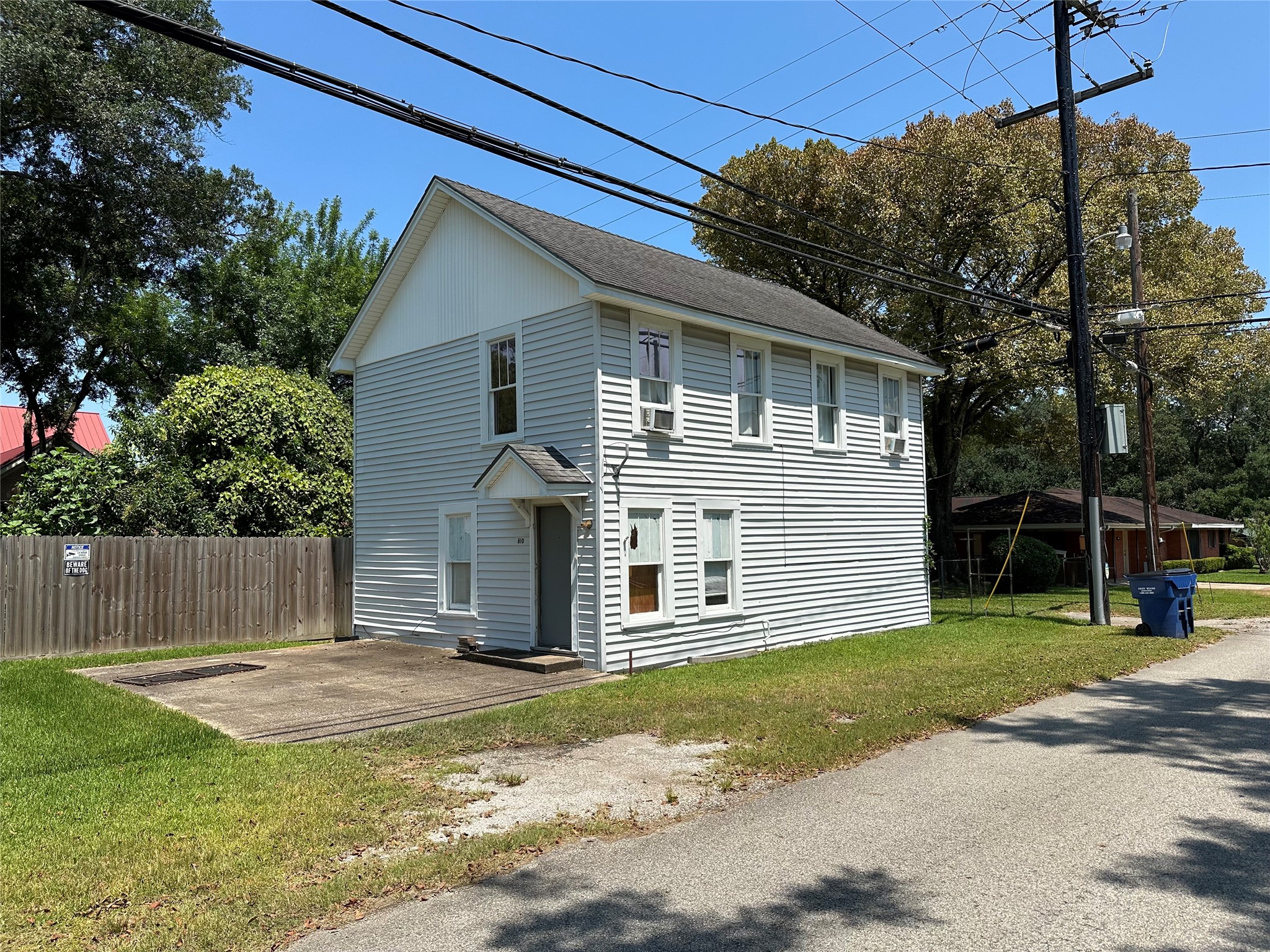 Listing photo 2