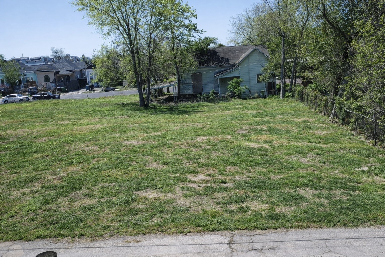 Listing photo 2