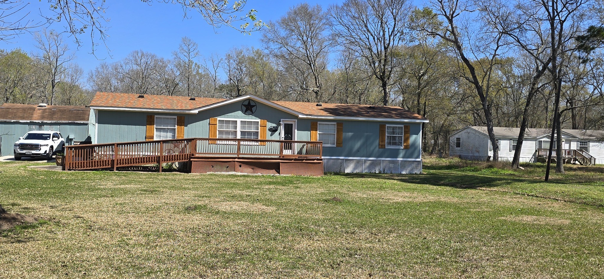 Listing photo 3