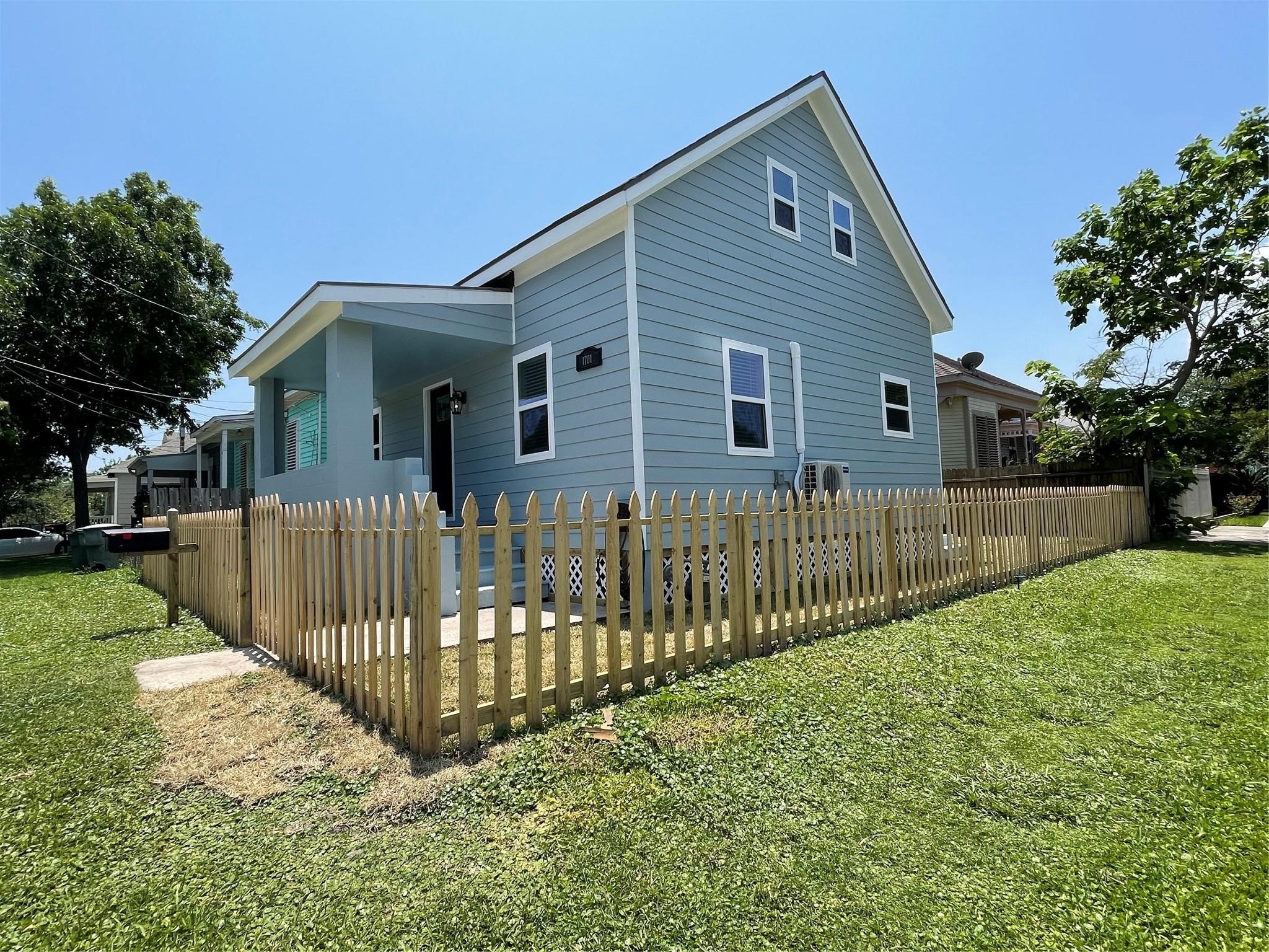 Listing photo 4