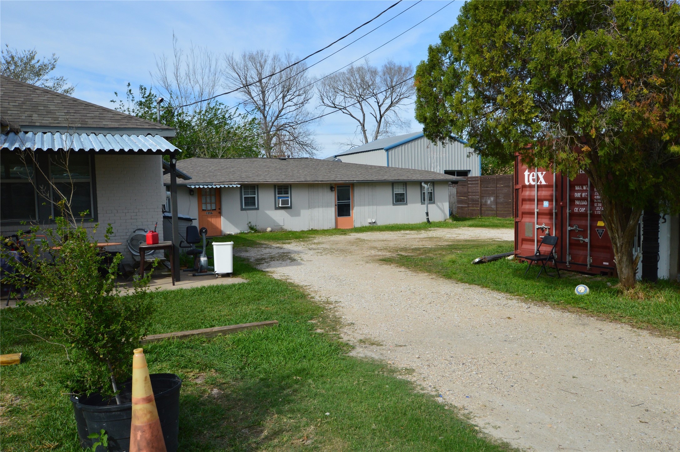 Listing photo 4