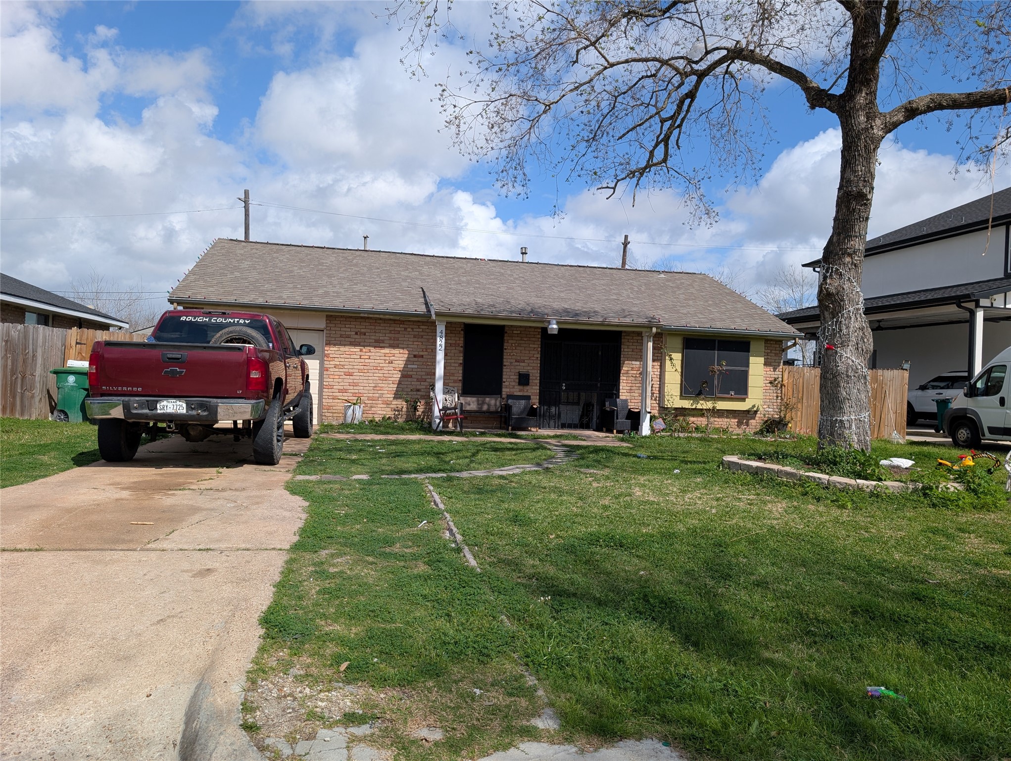 Listing photo 1
