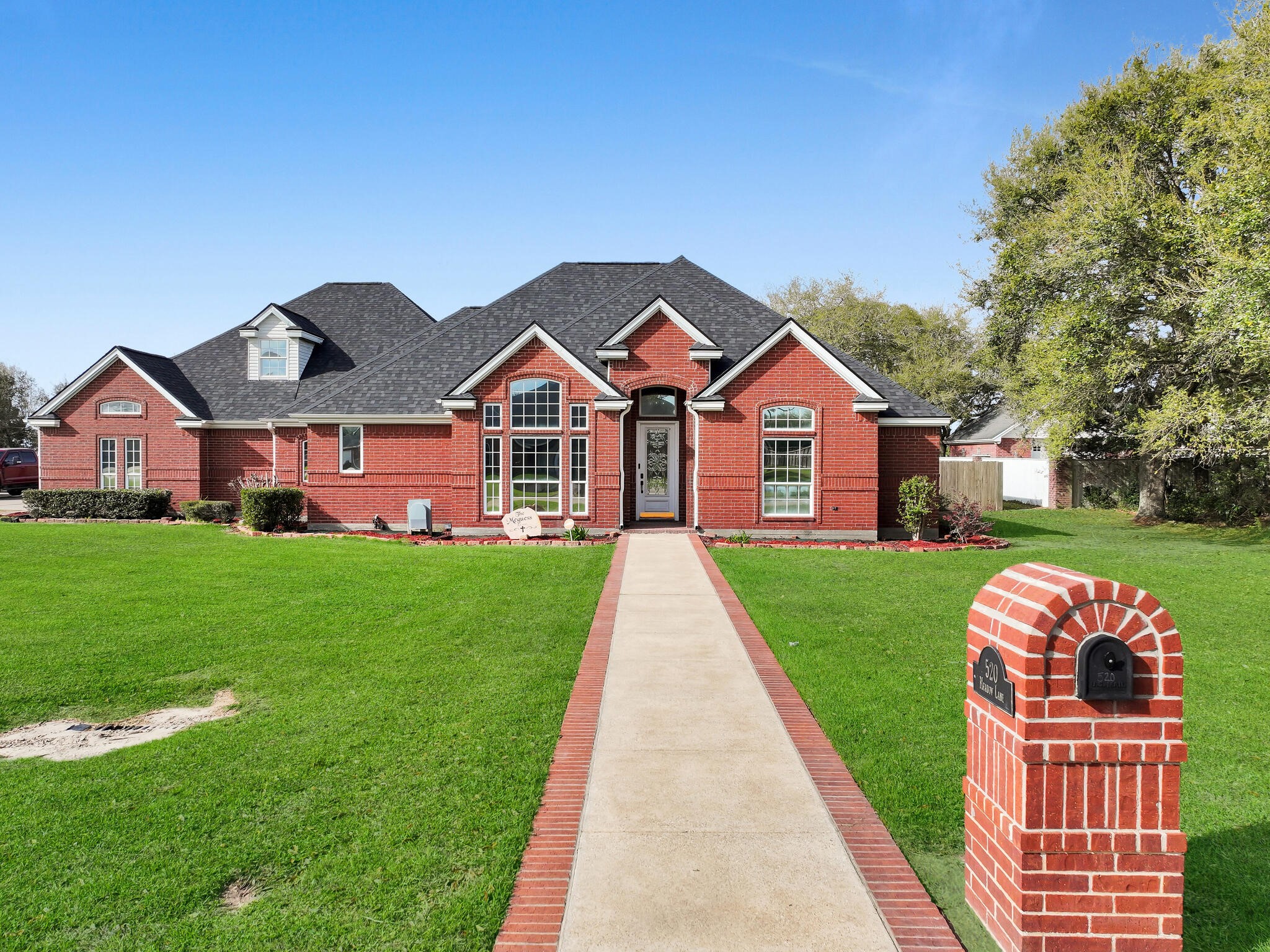 Listing photo 1