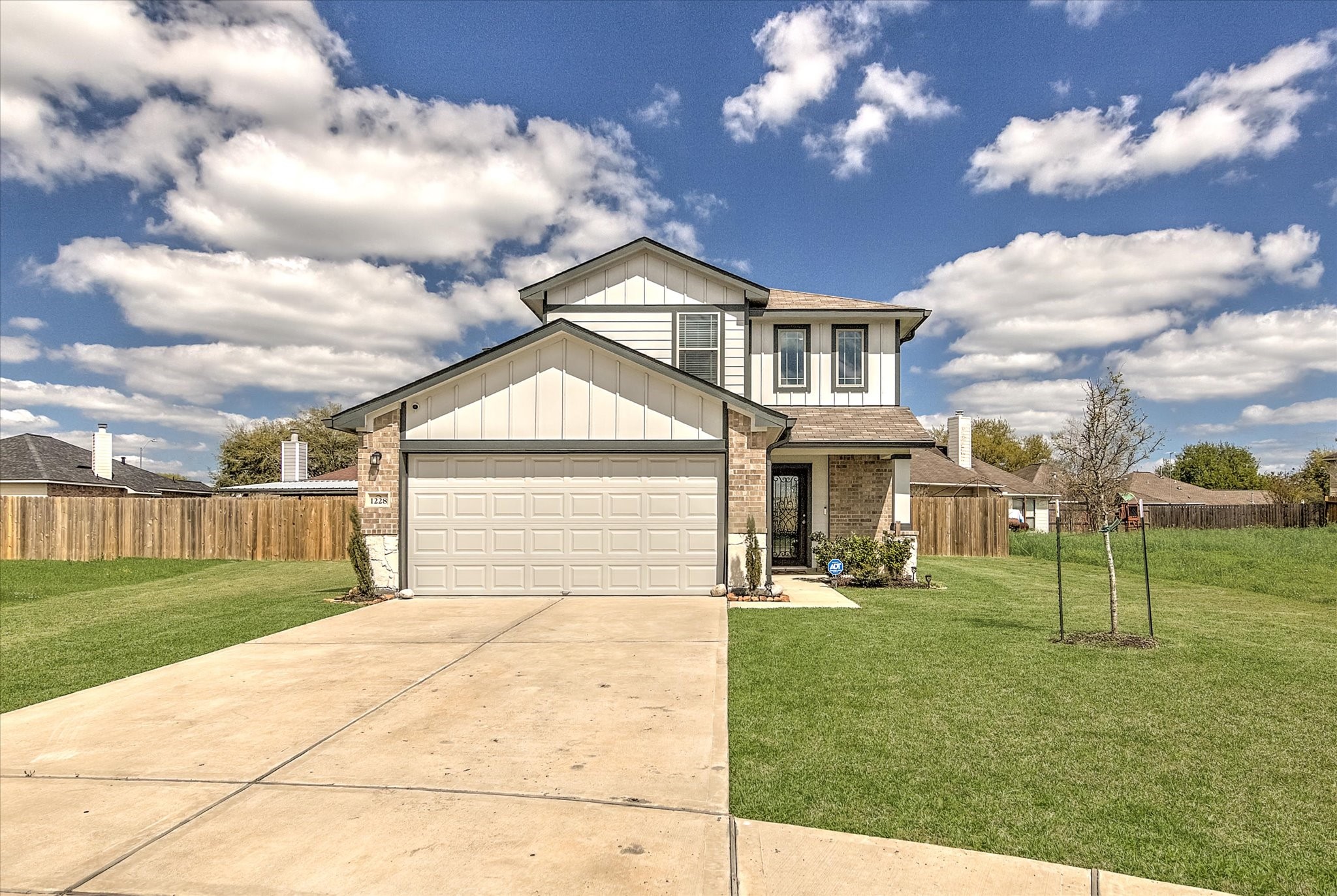 Listing photo 1