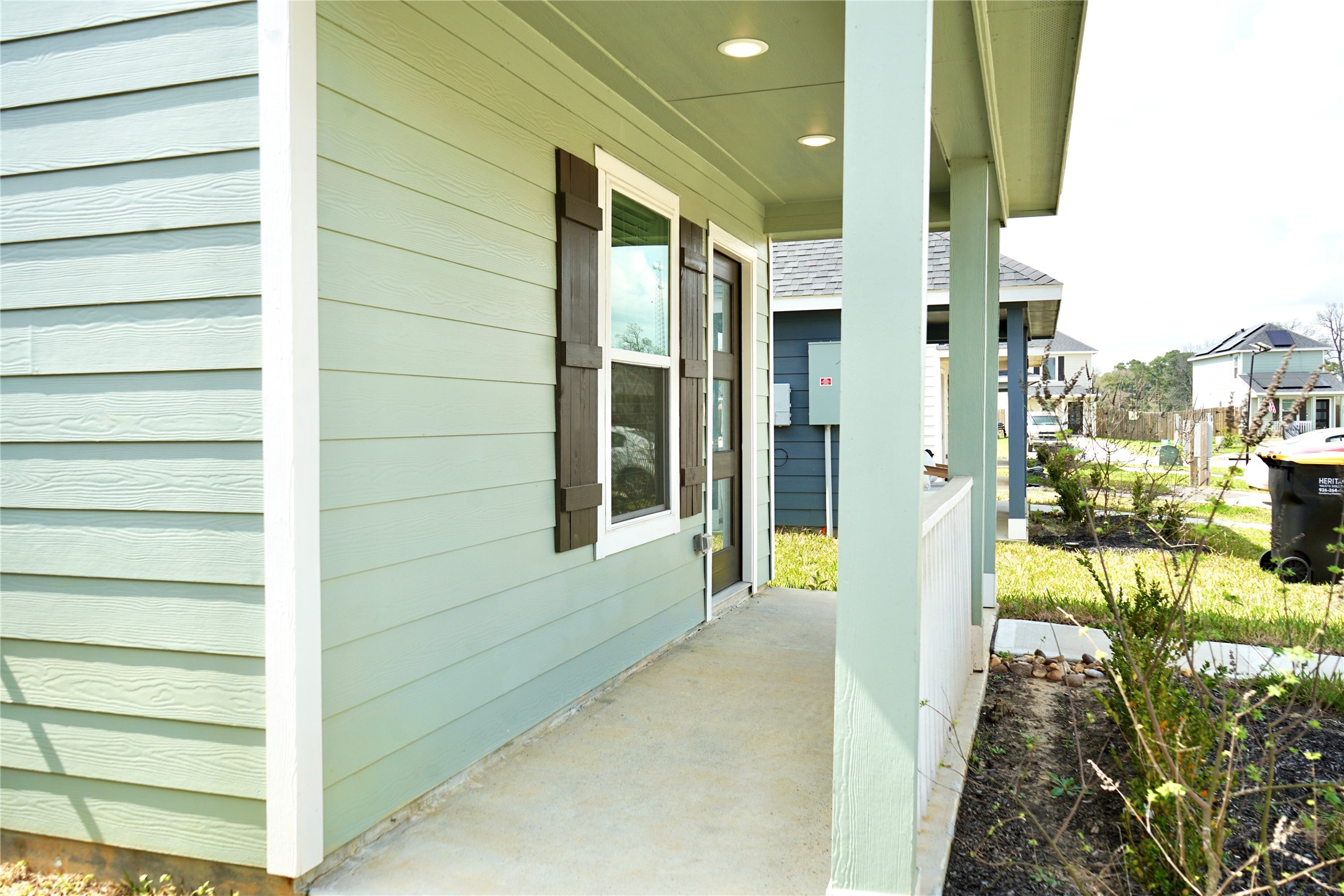 Listing photo 3