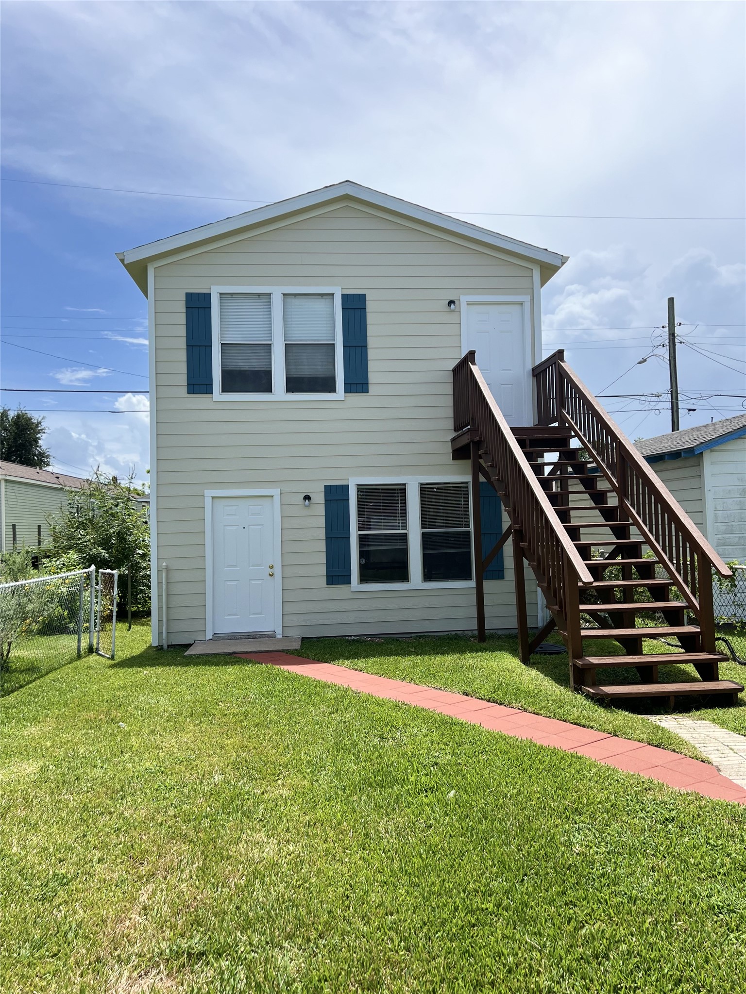 Listing photo 1