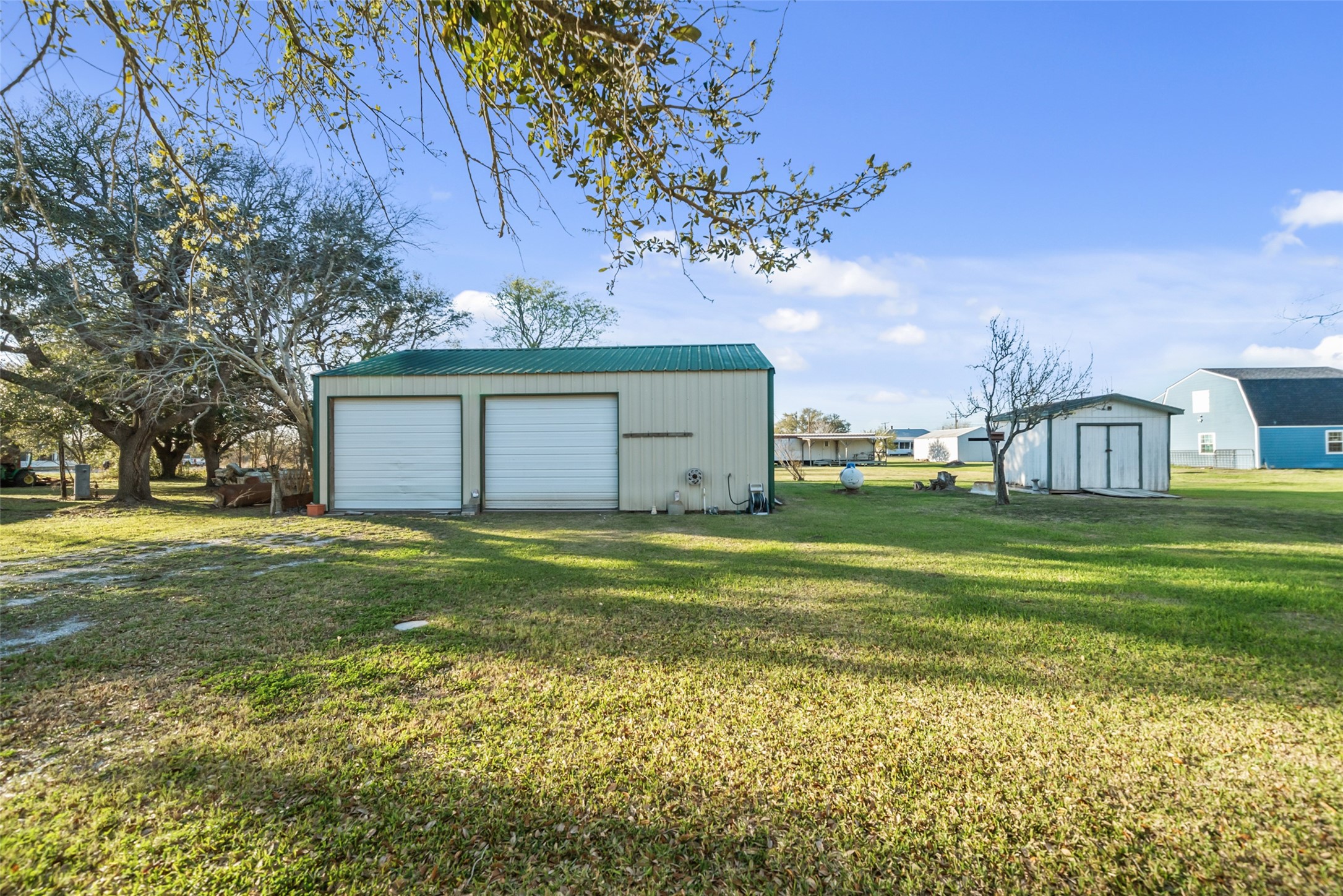 Listing photo 5