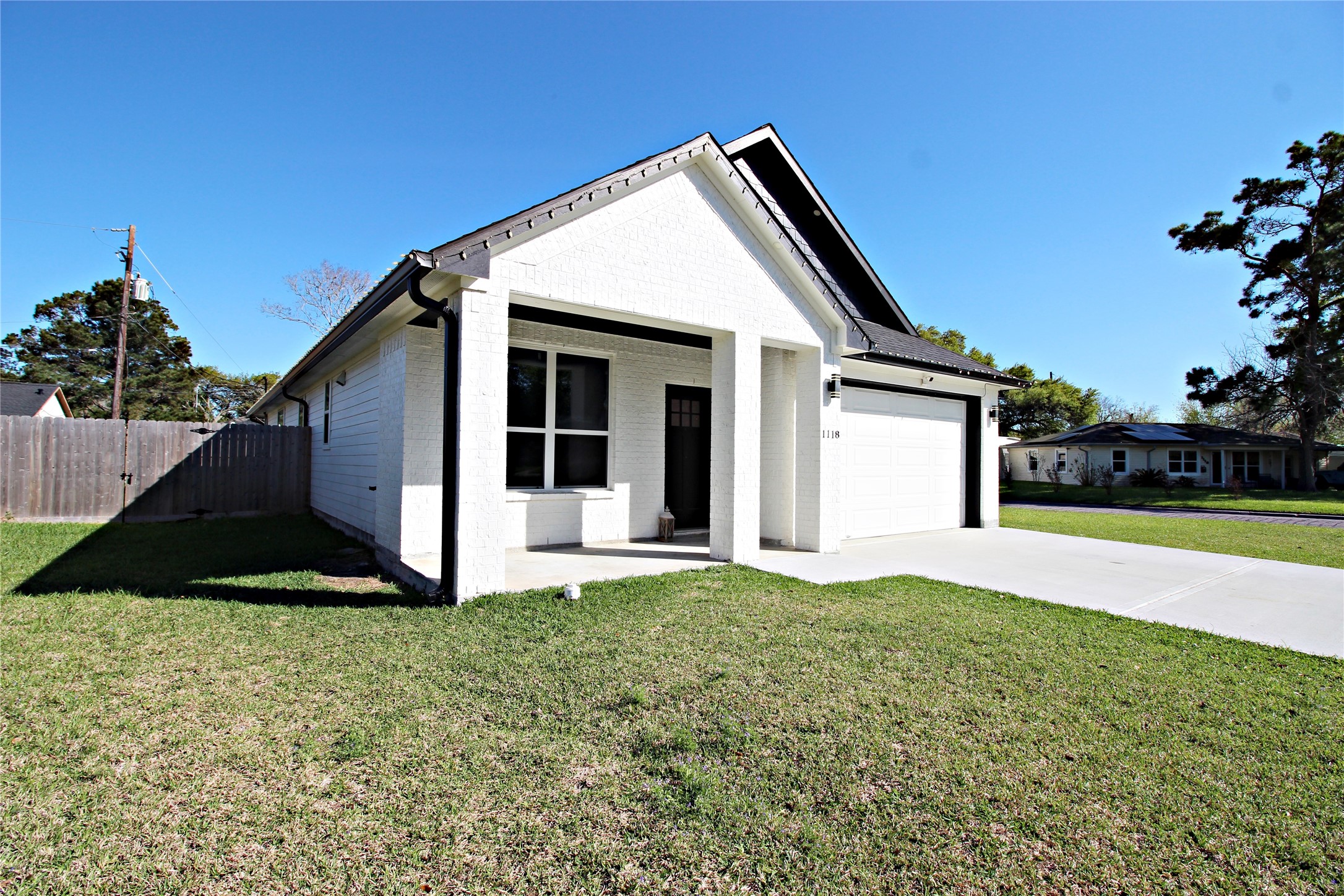 Listing photo 1