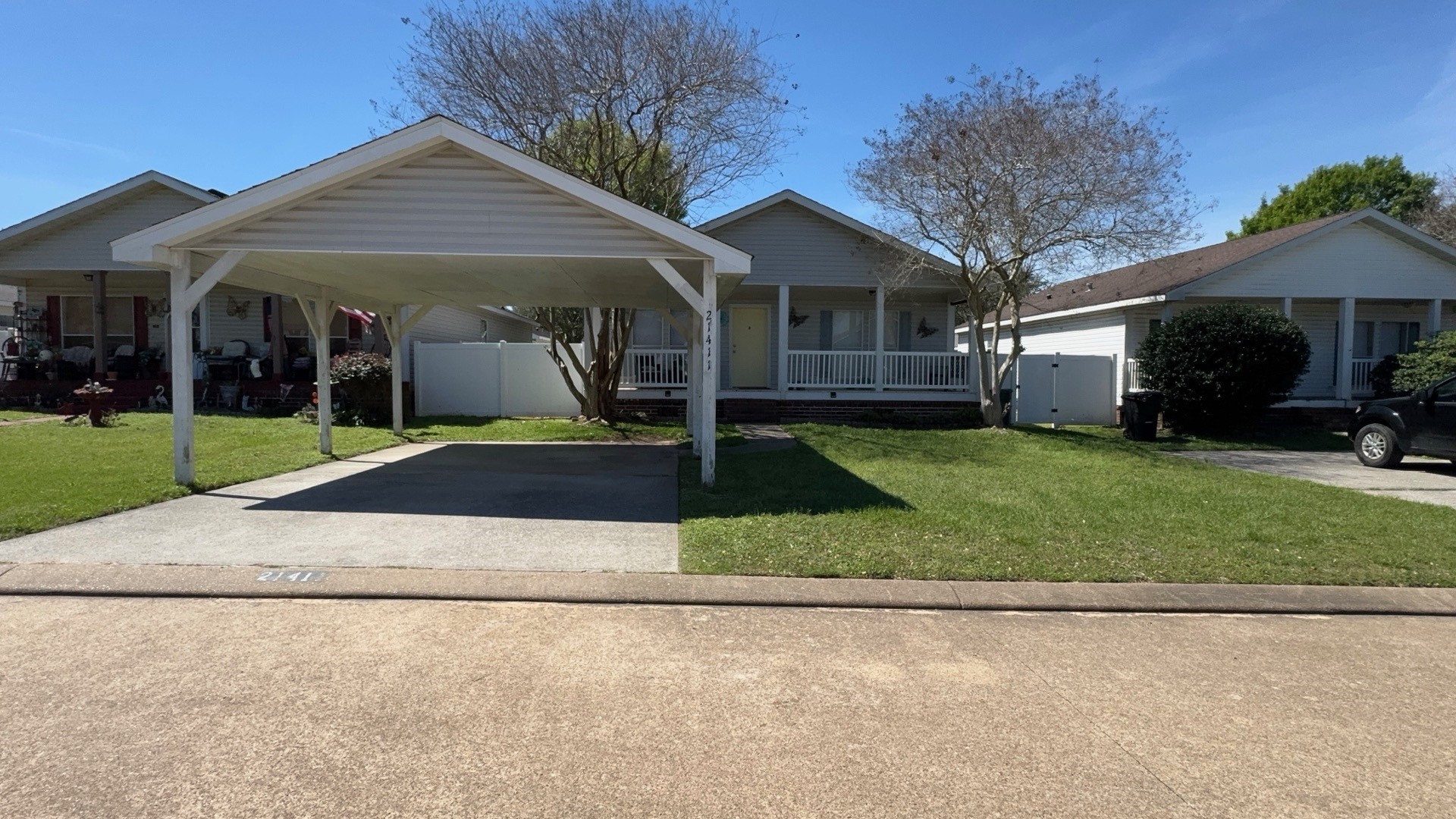 Listing photo 3