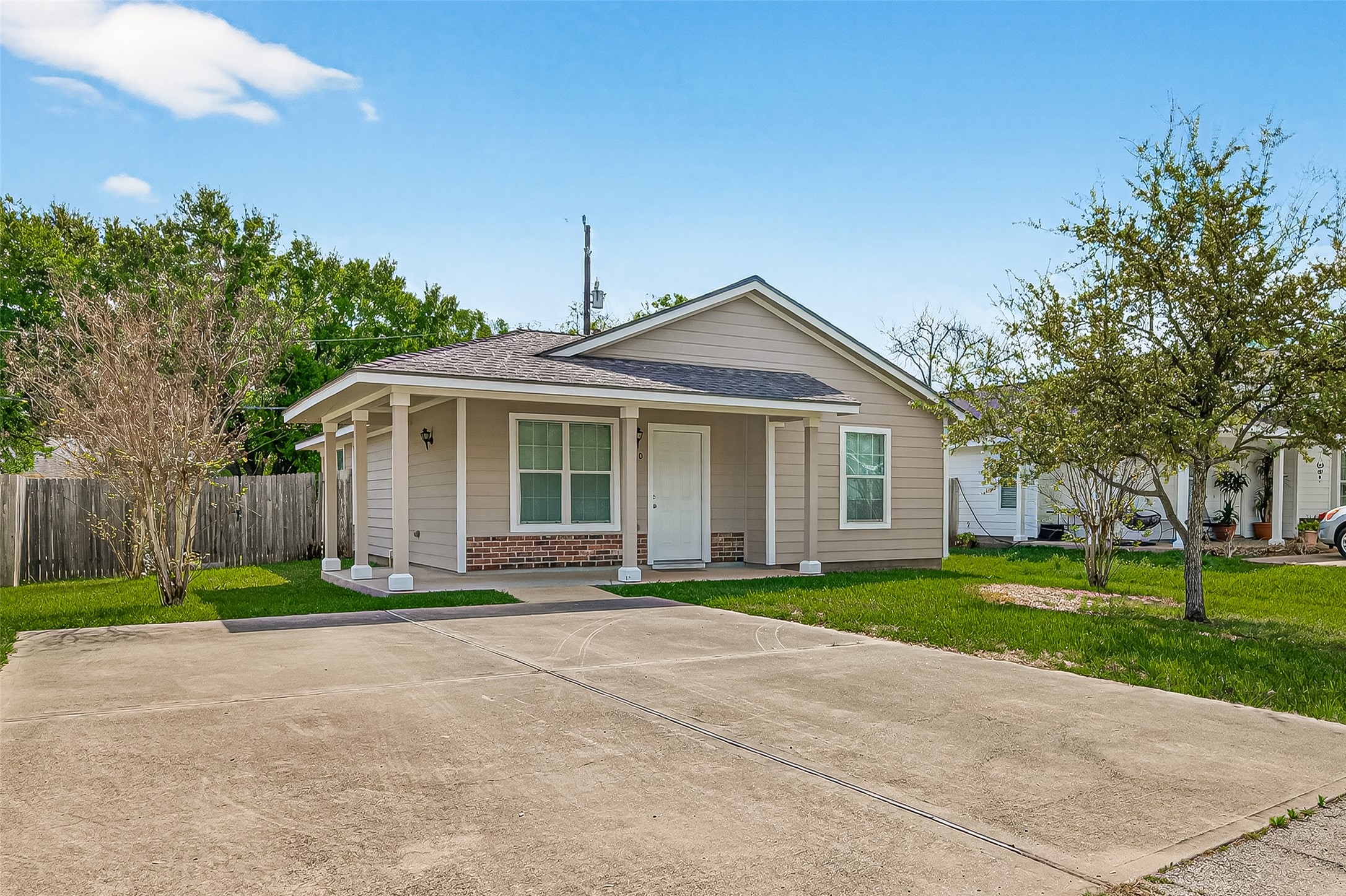 Listing photo 1