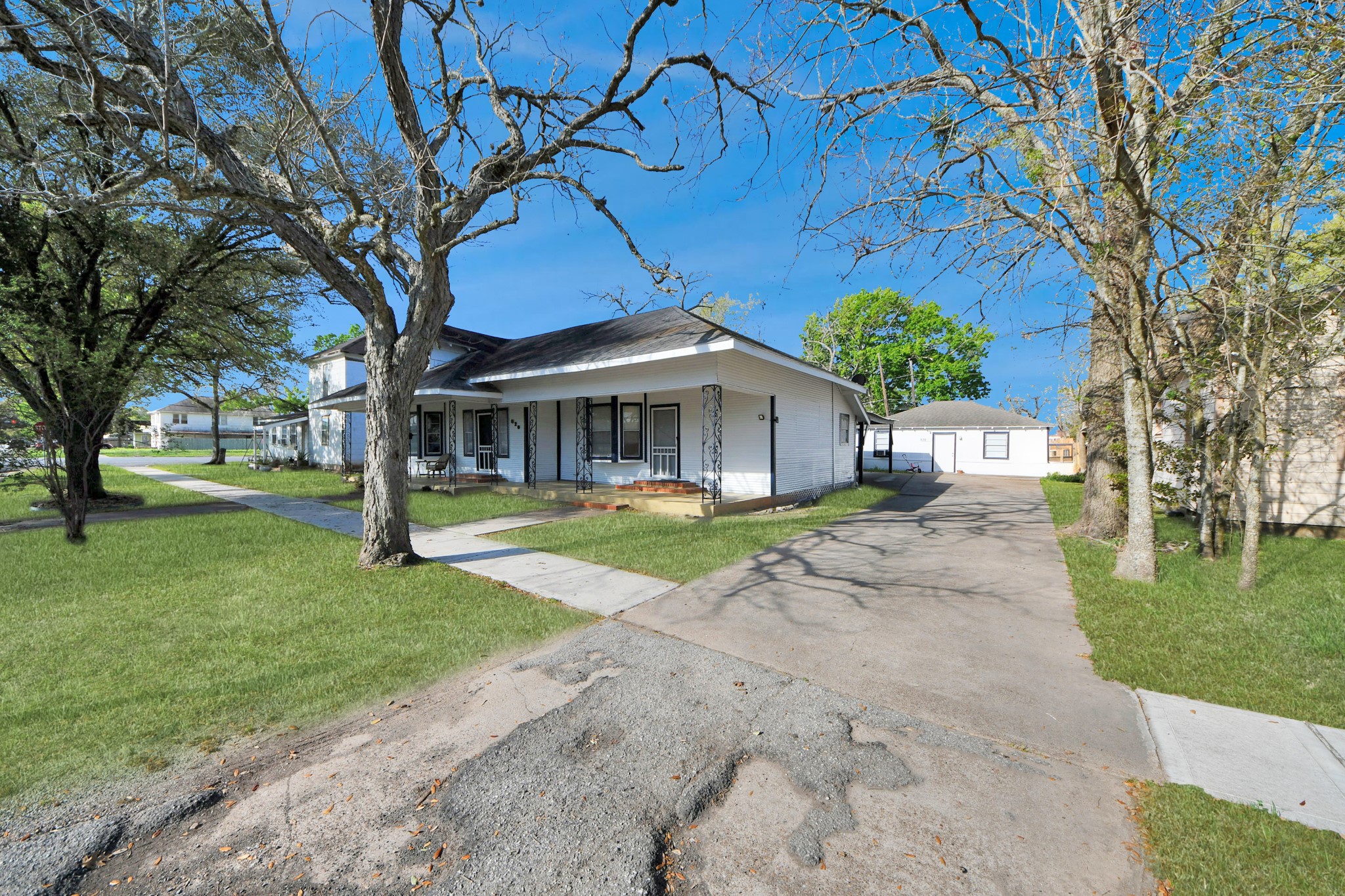 Listing photo 1
