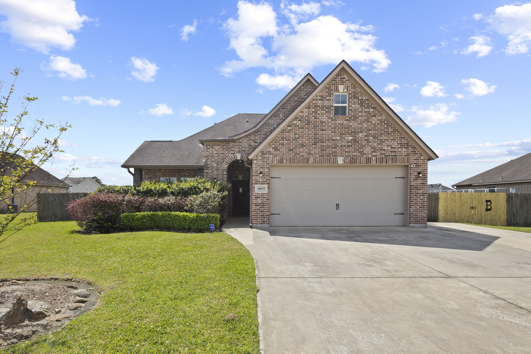 Listing photo 1