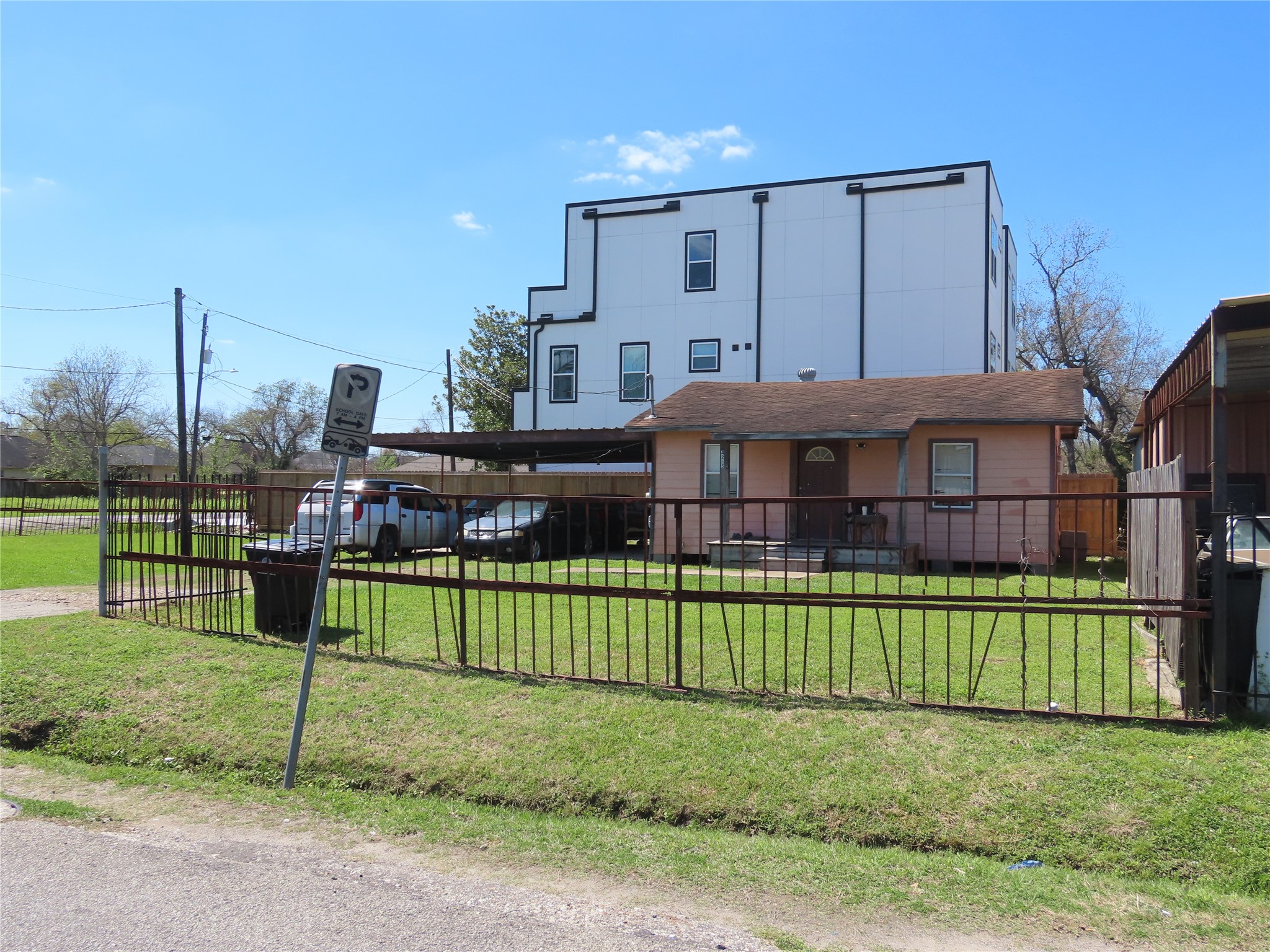Listing photo 1