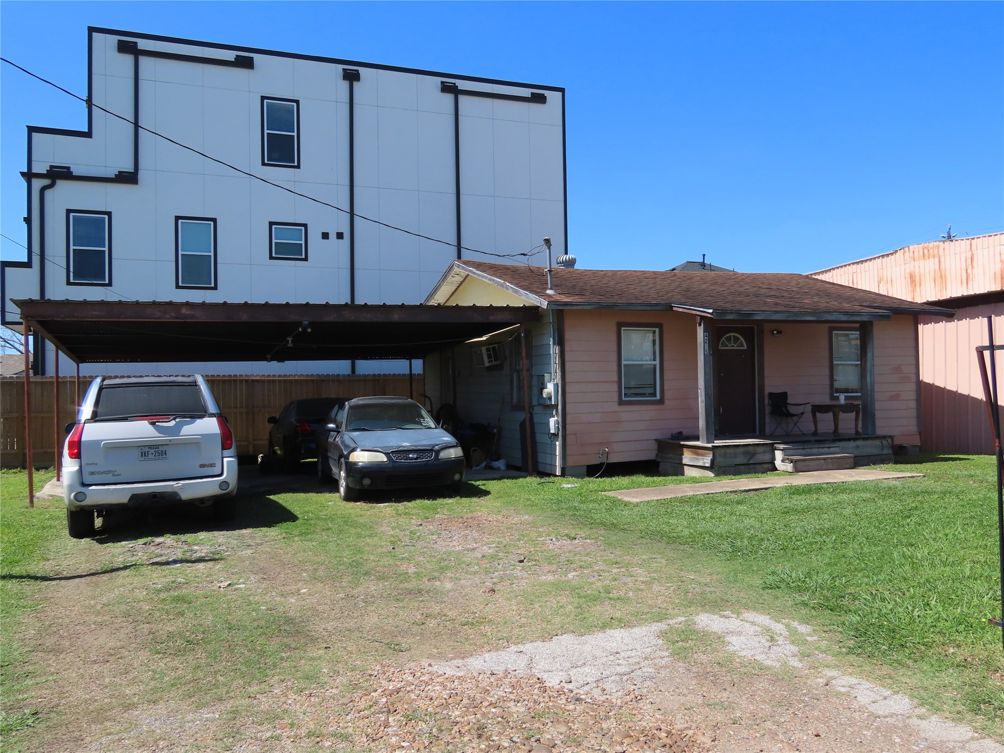 Listing photo 1